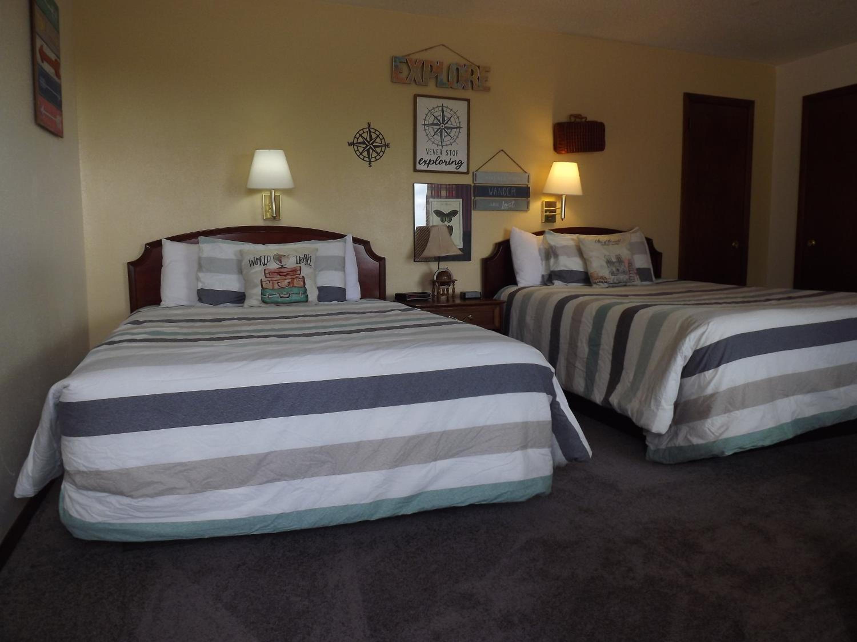 Crest Country Inn