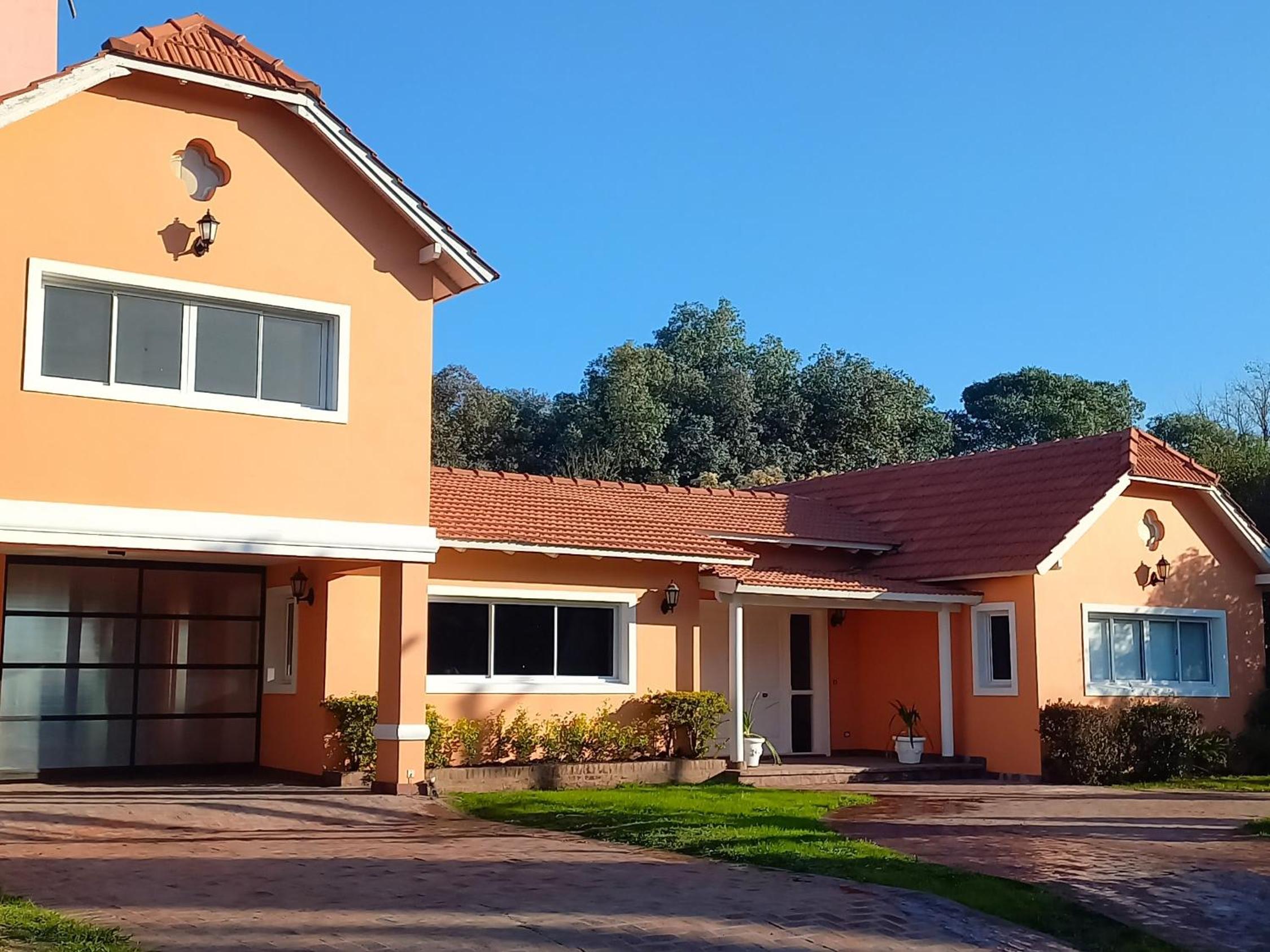 CASA BARRIO CERRADO EN LUJAN LA CONCEPCION