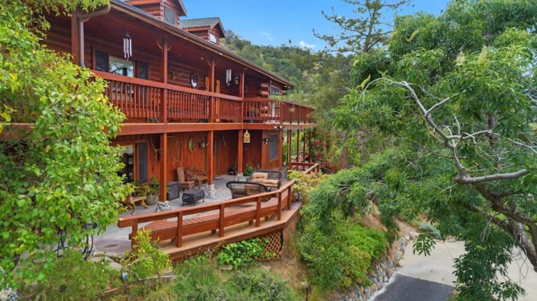 SEQUOIA LOOKOUT LODGE view 4