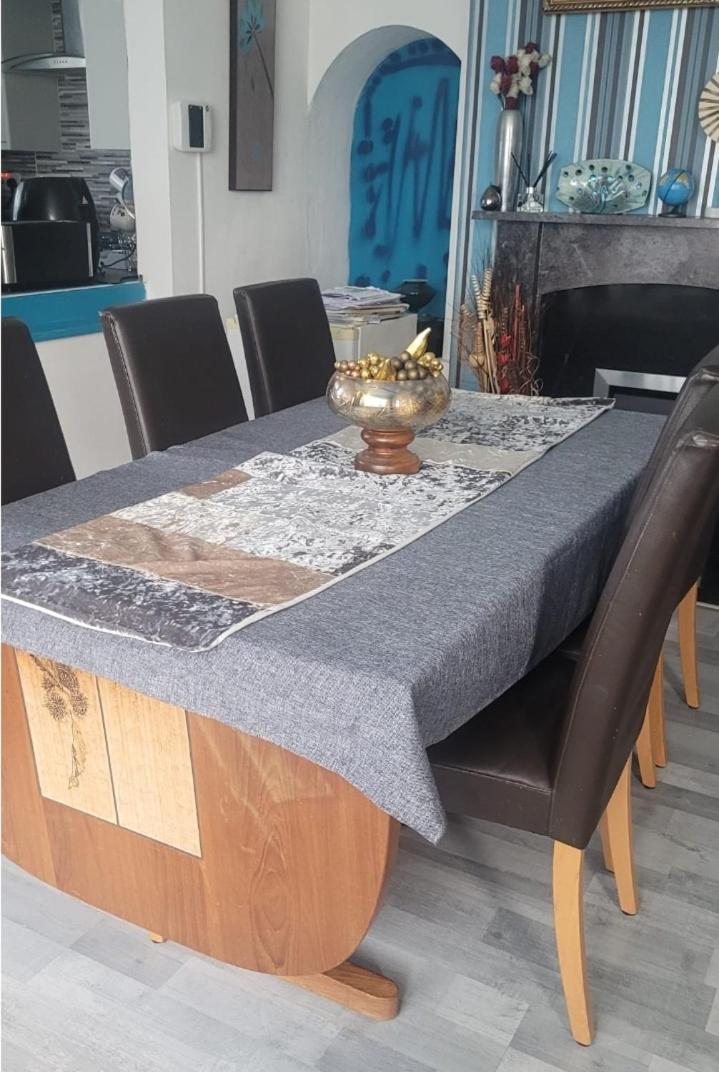 Cosy Double Room in Bentley view 2