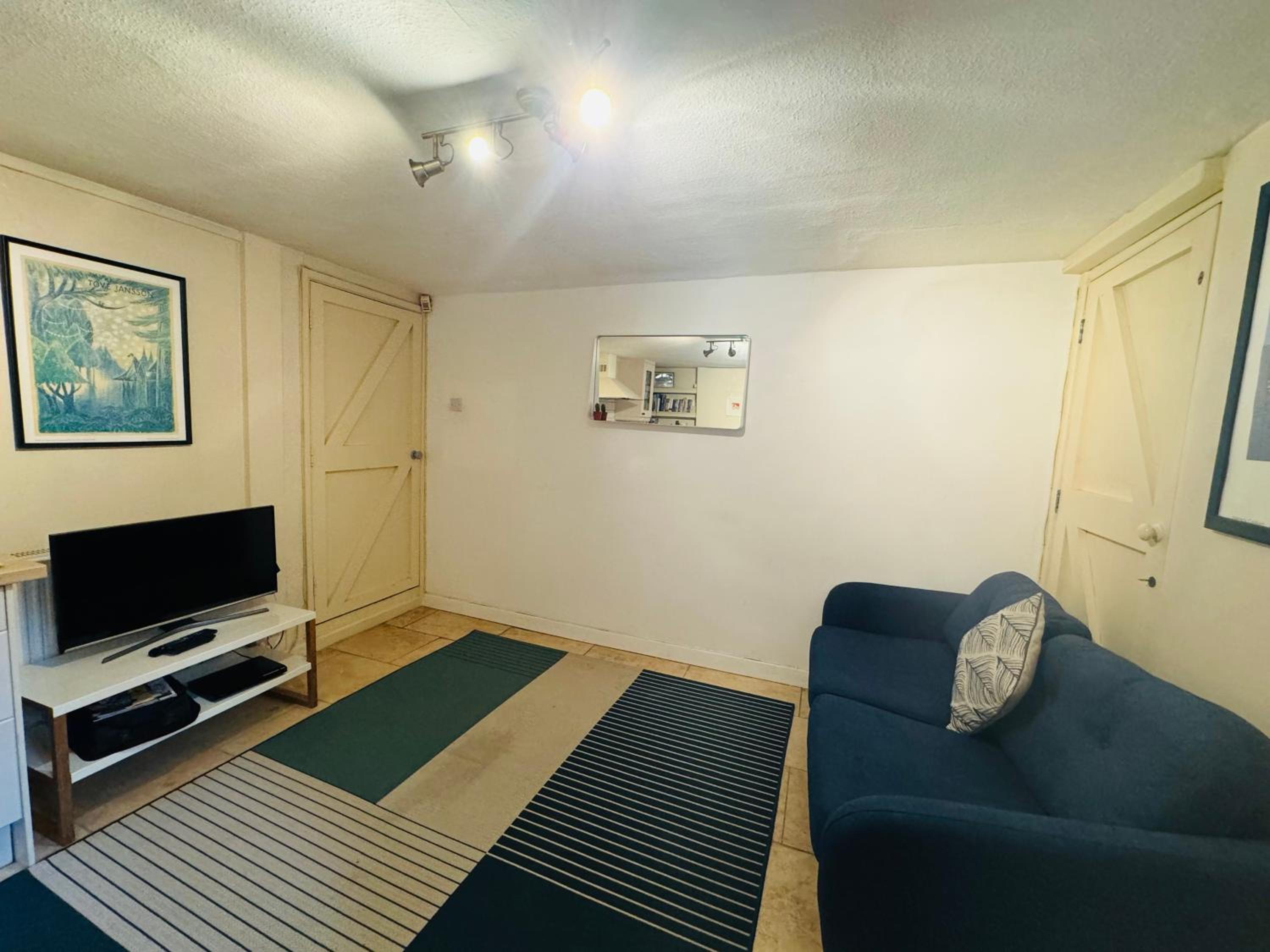 Apartment near Harbourside & city centre view 4