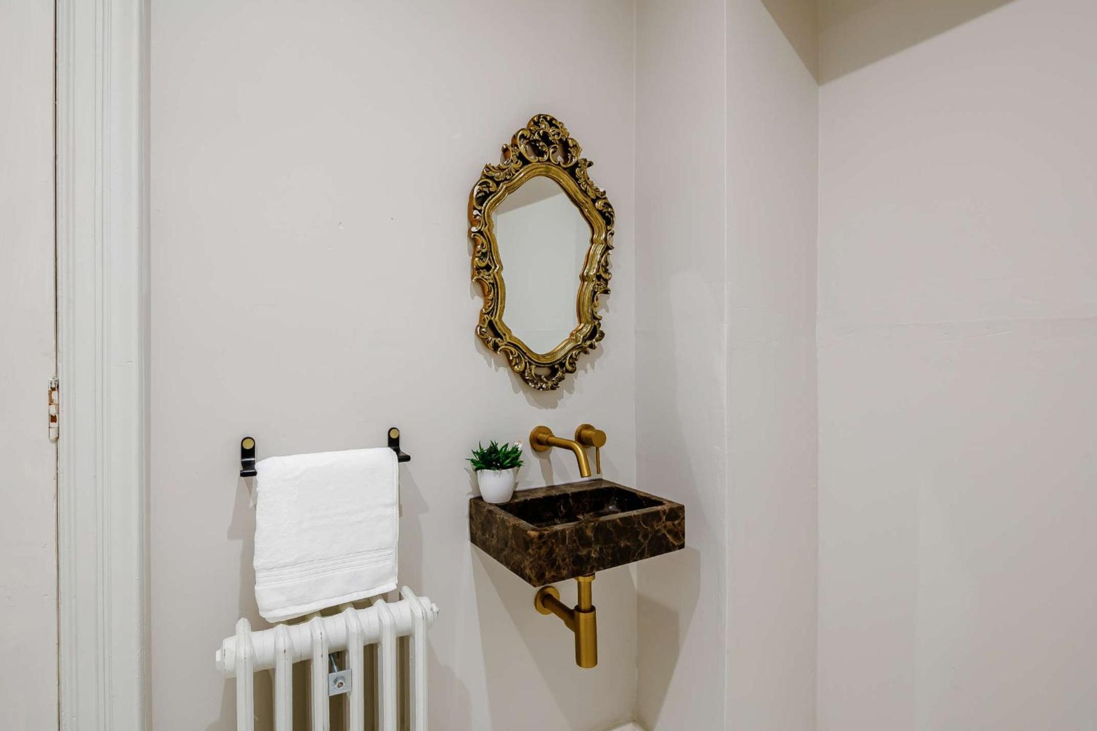 Manar House Ground Floor Luxury Apartment view 5