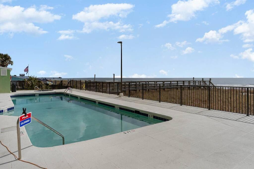 Recently Renovated, Oceanfront,Great Views,Pools! view 2
