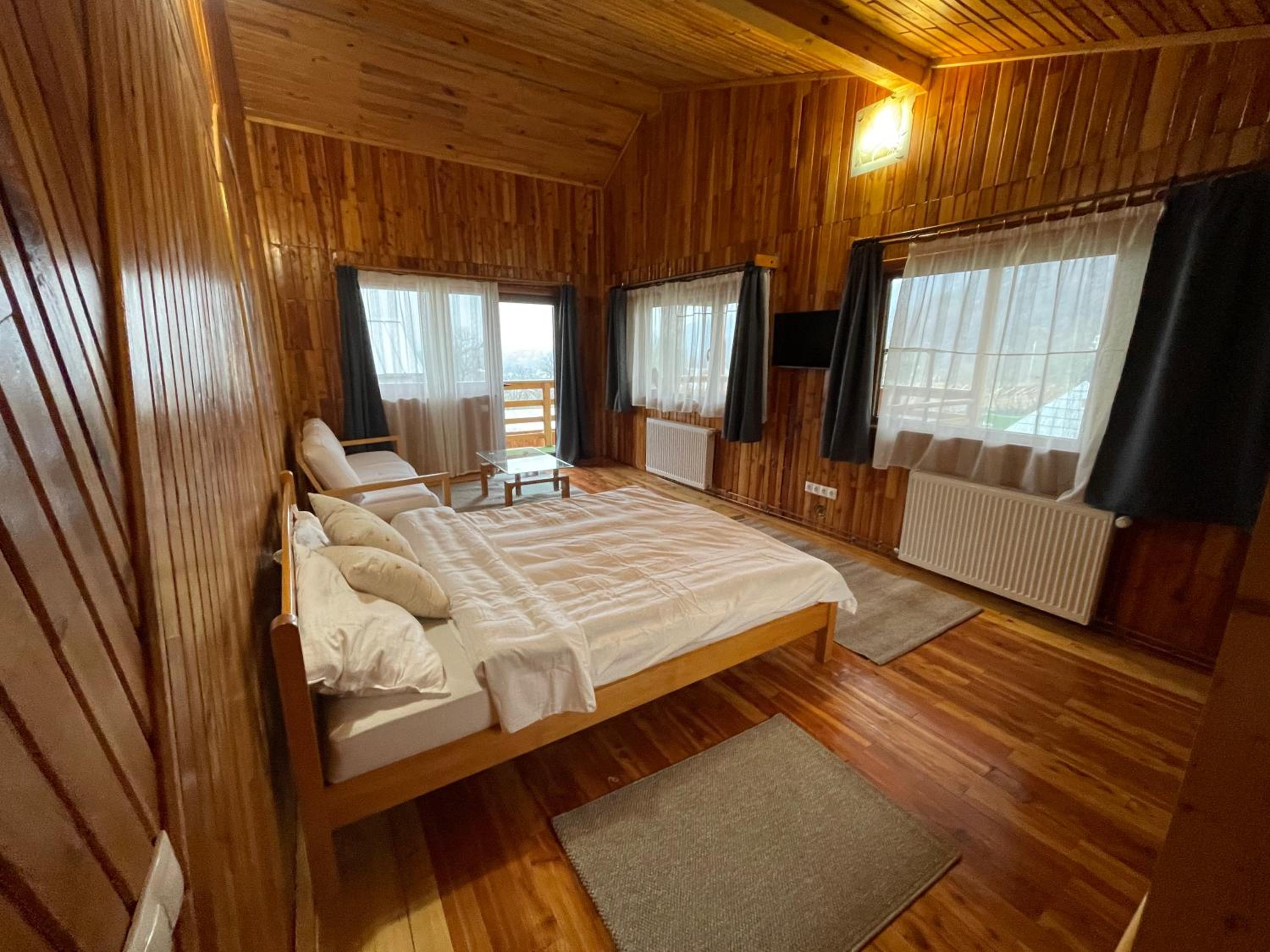 Modern Cabin with Jacuzzy - Piramida view 3