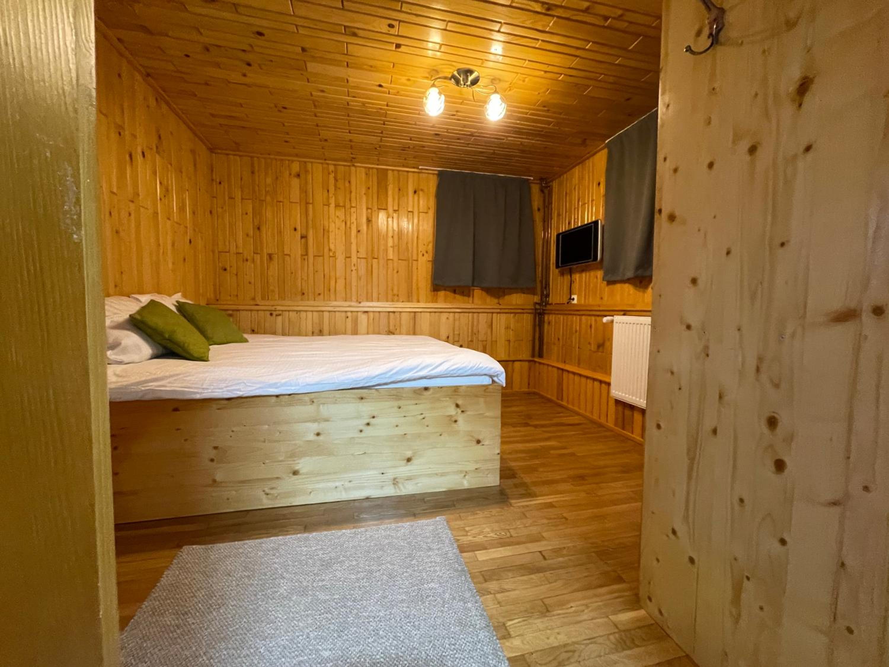 Modern Cabin with Jacuzzy - Piramida view 4