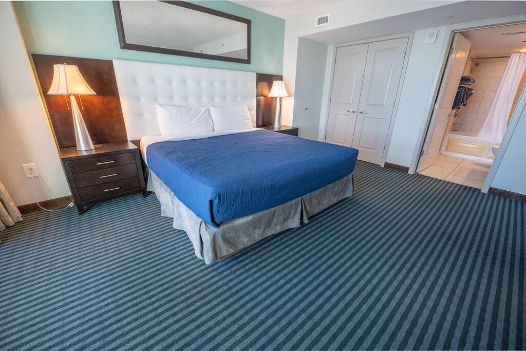 7th Floor! Modern Building, Direct Oceanfront View view 3