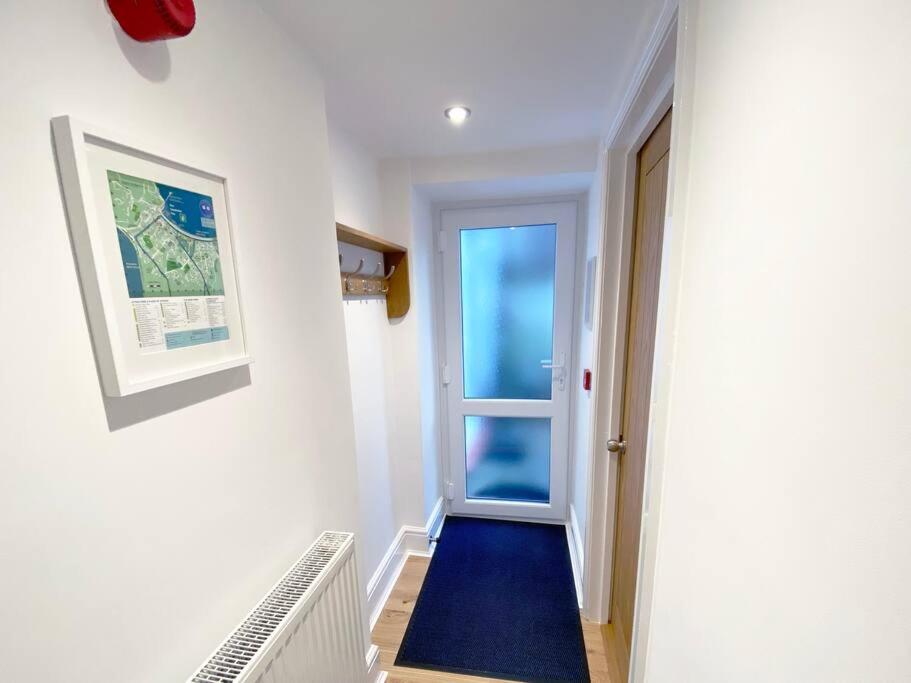Central Llandudno, Private Parking near to Beach, Pier & Shops view 3