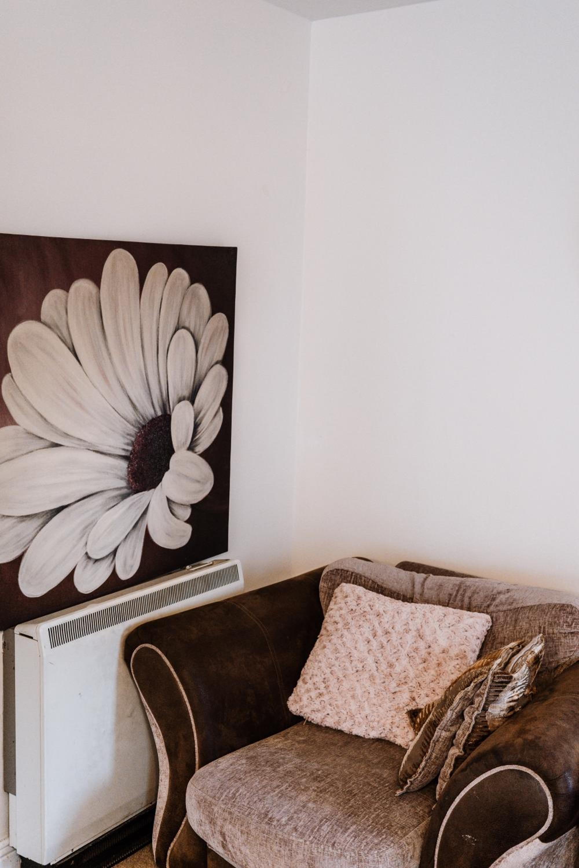 Smithfield square Nest entire Apt