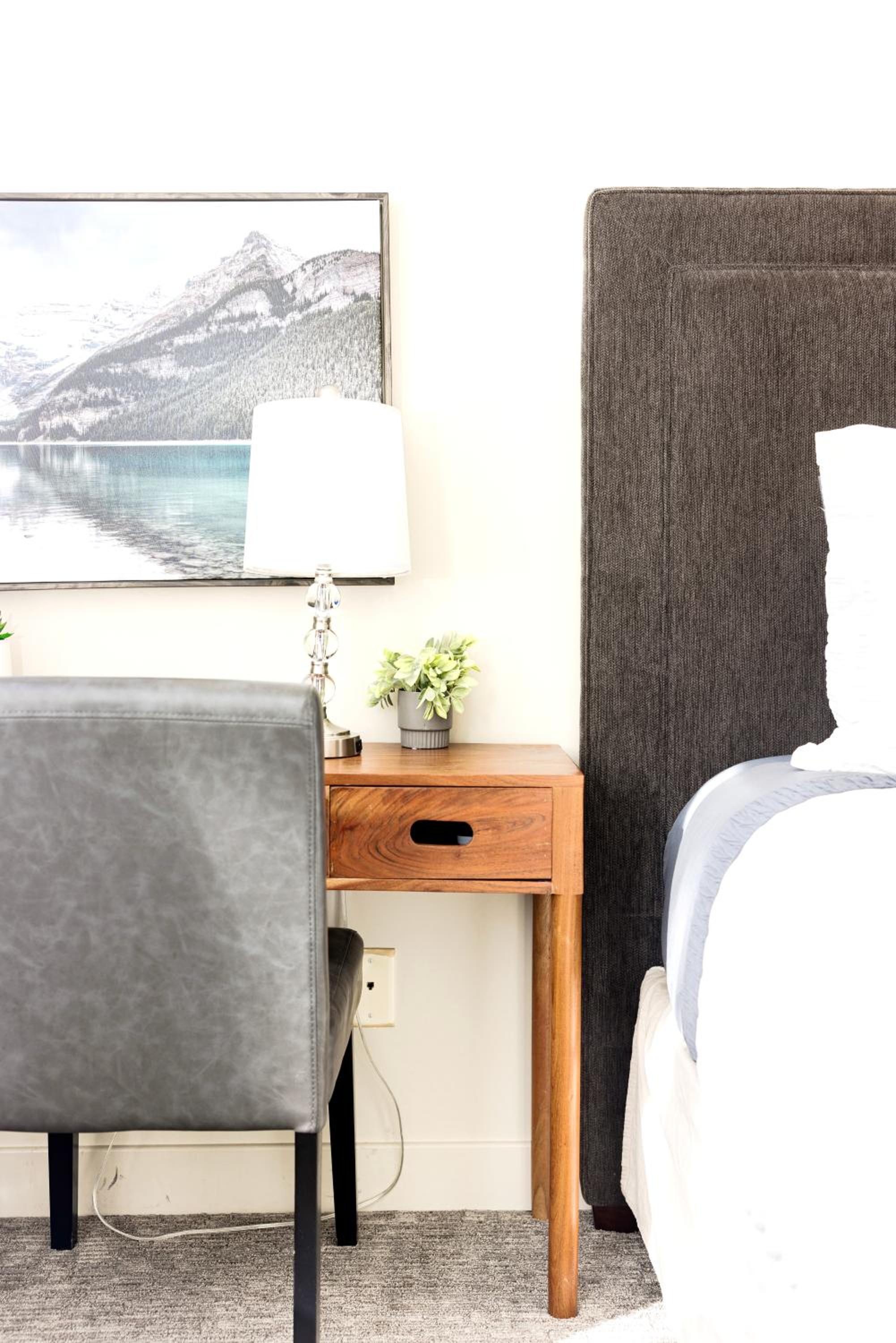 Canmore Mountain Views -3Beds-Ski Stay Deals