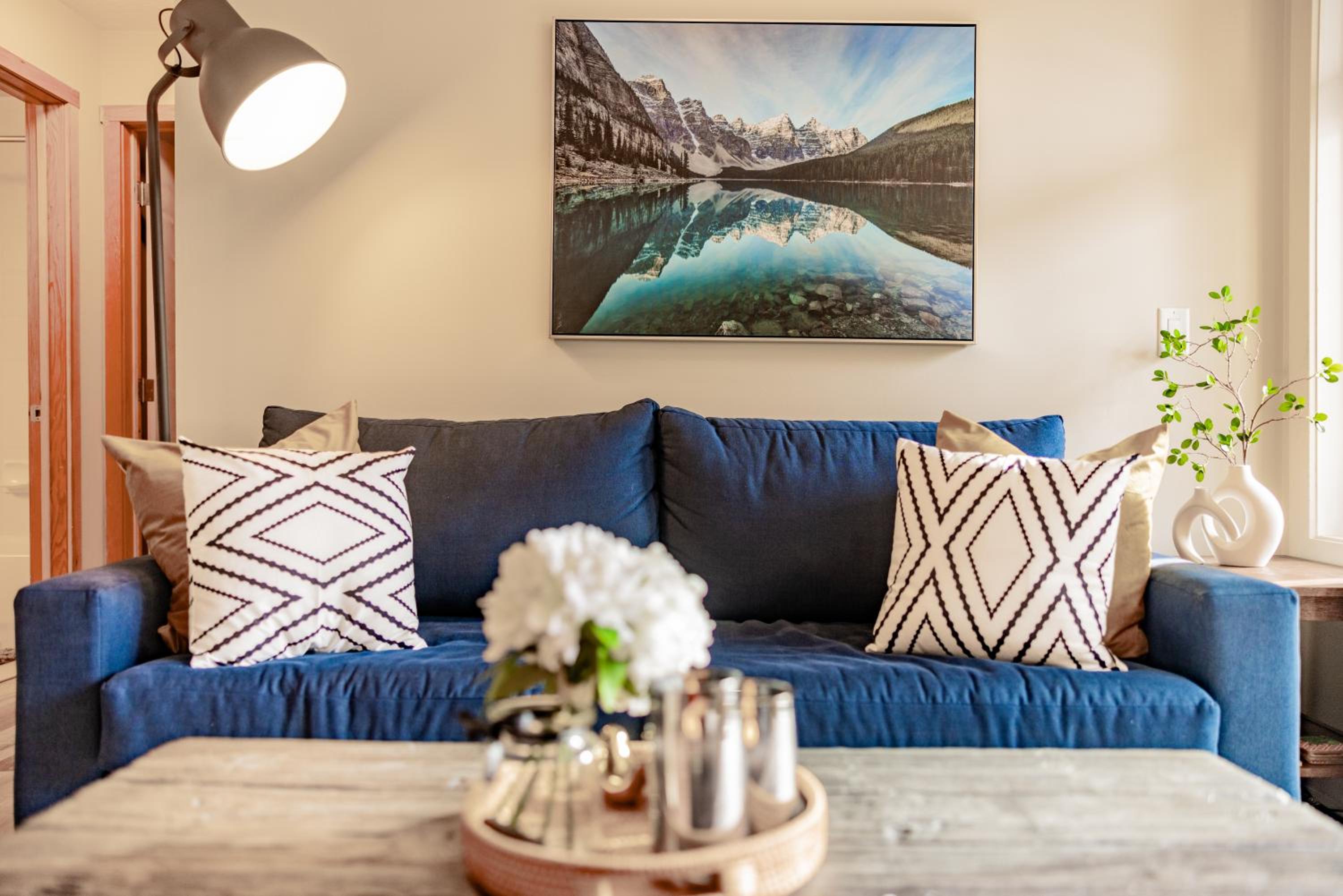 Canmore Mountain Views -3Beds-Ski Stay Deals