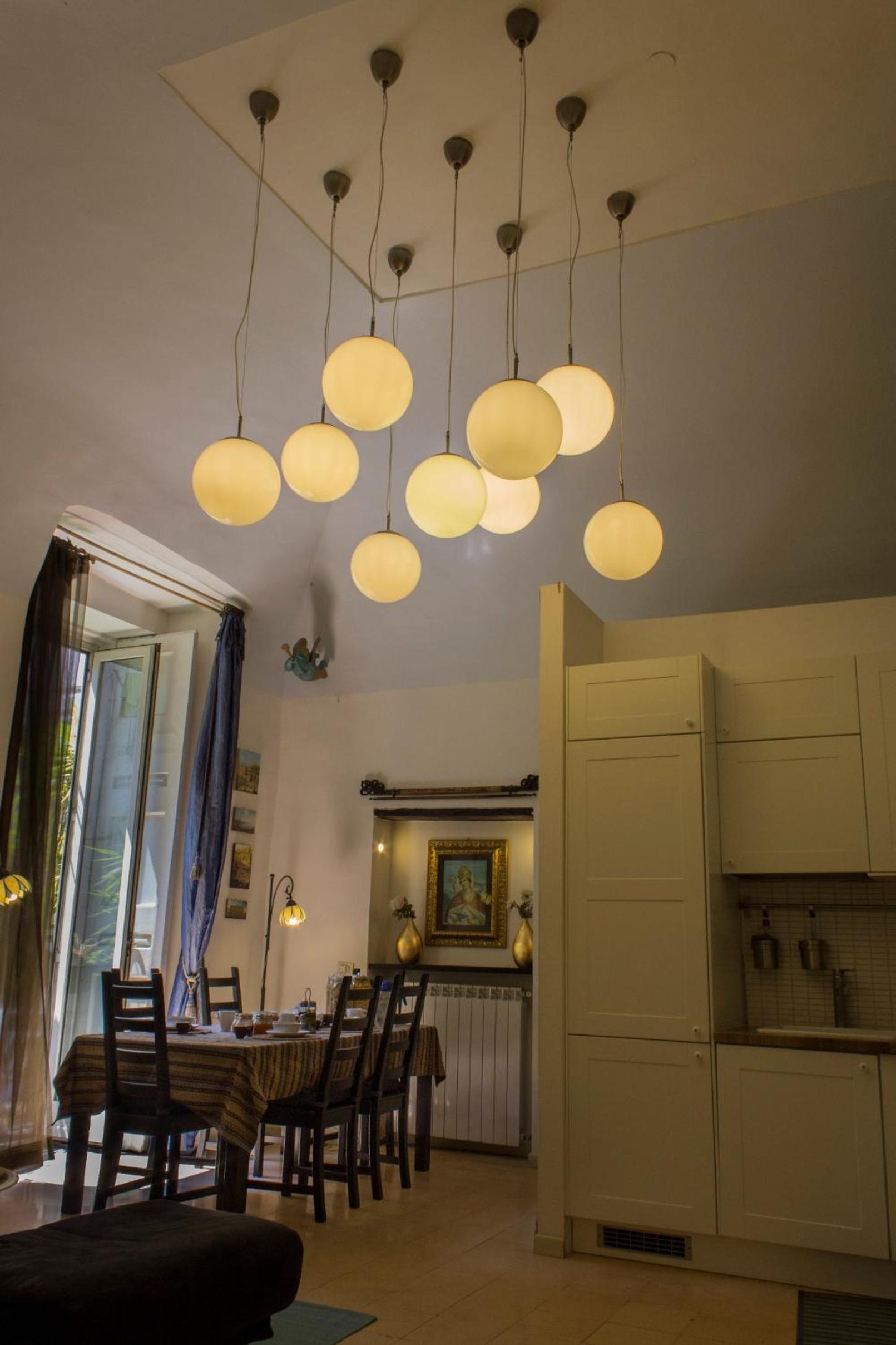 diLetto a Napoli en Naples — kitchen