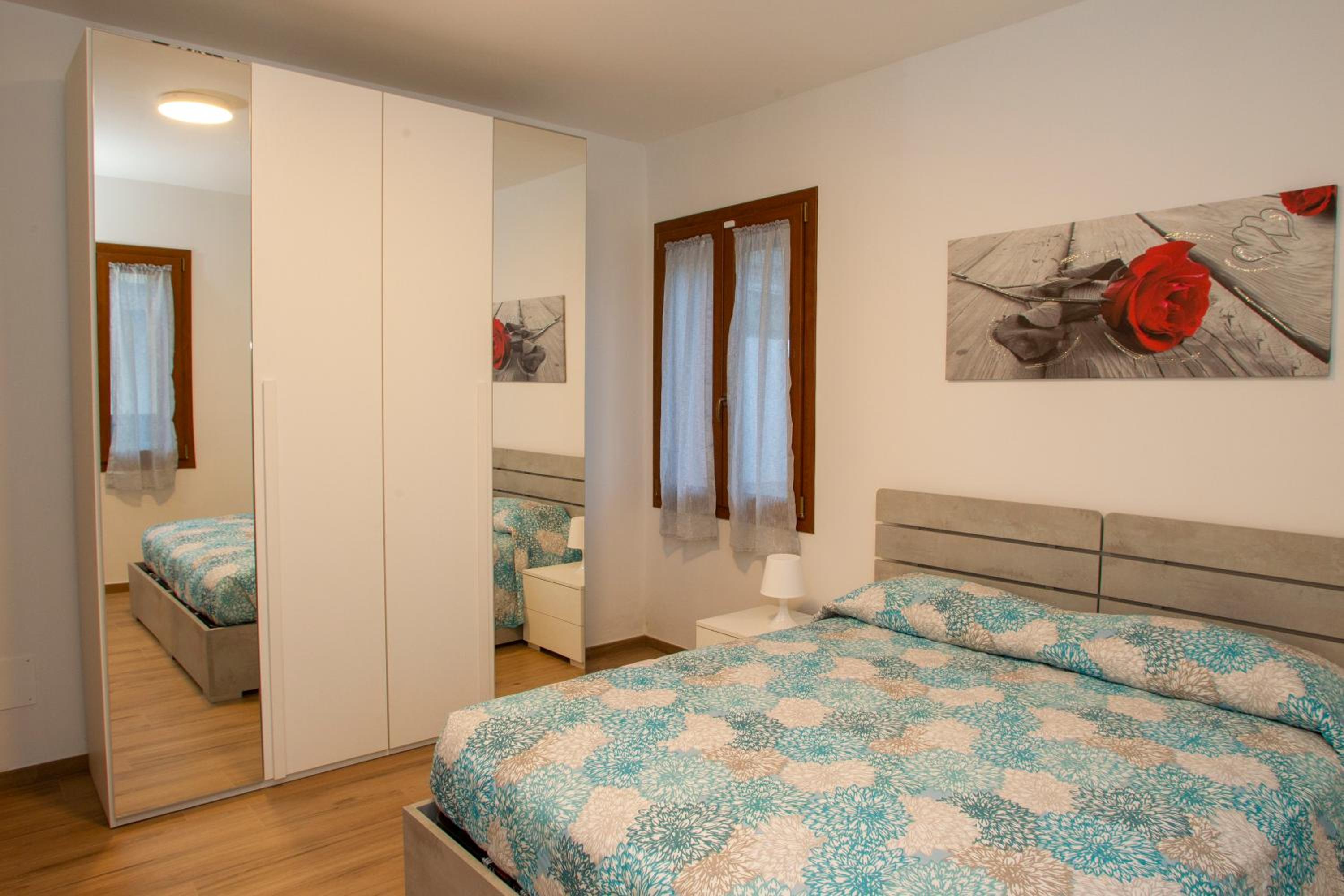 Villa Sumbilla, Modern, with sauna, heated jacuzzi near Tuscany view 4