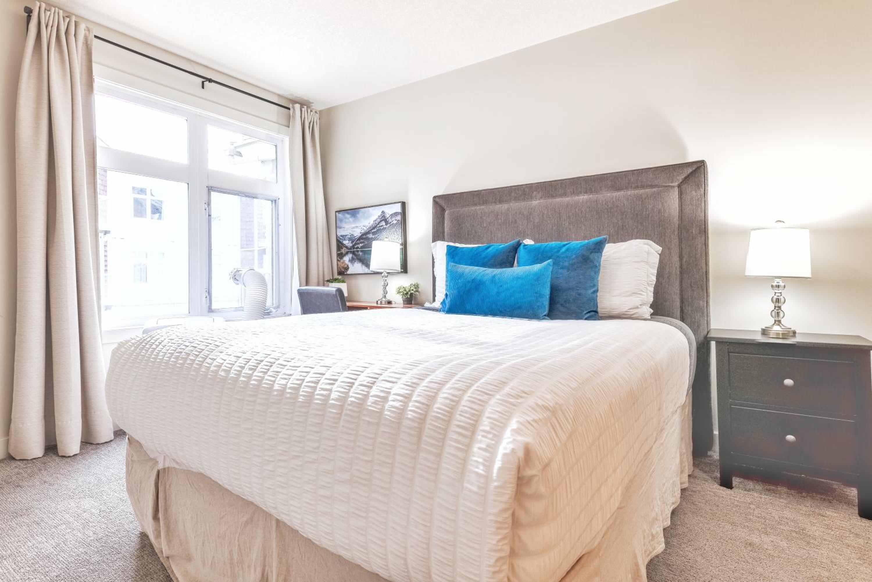 Canmore Mountain Views -3Beds-Ski Stay Deals