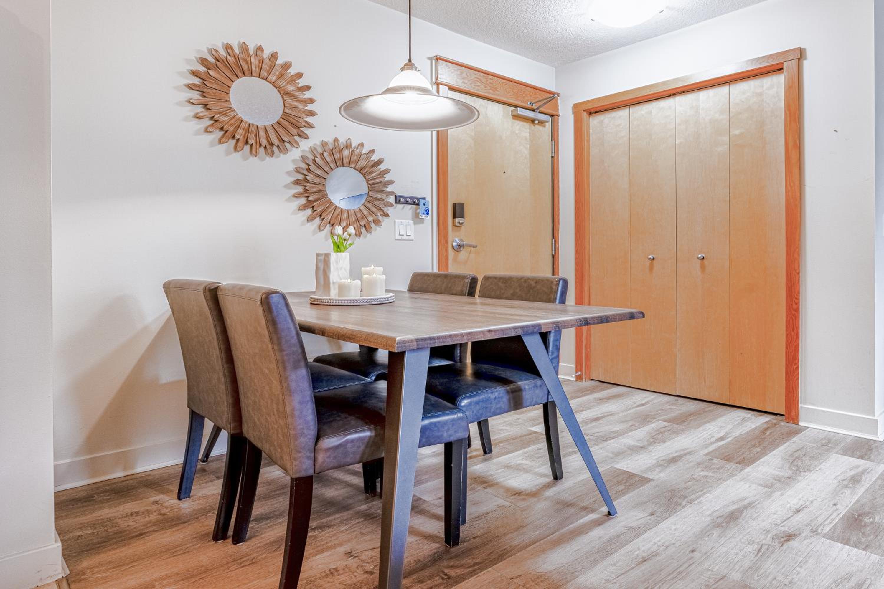 Canmore Mountain Views -3Beds-Ski Stay Deals