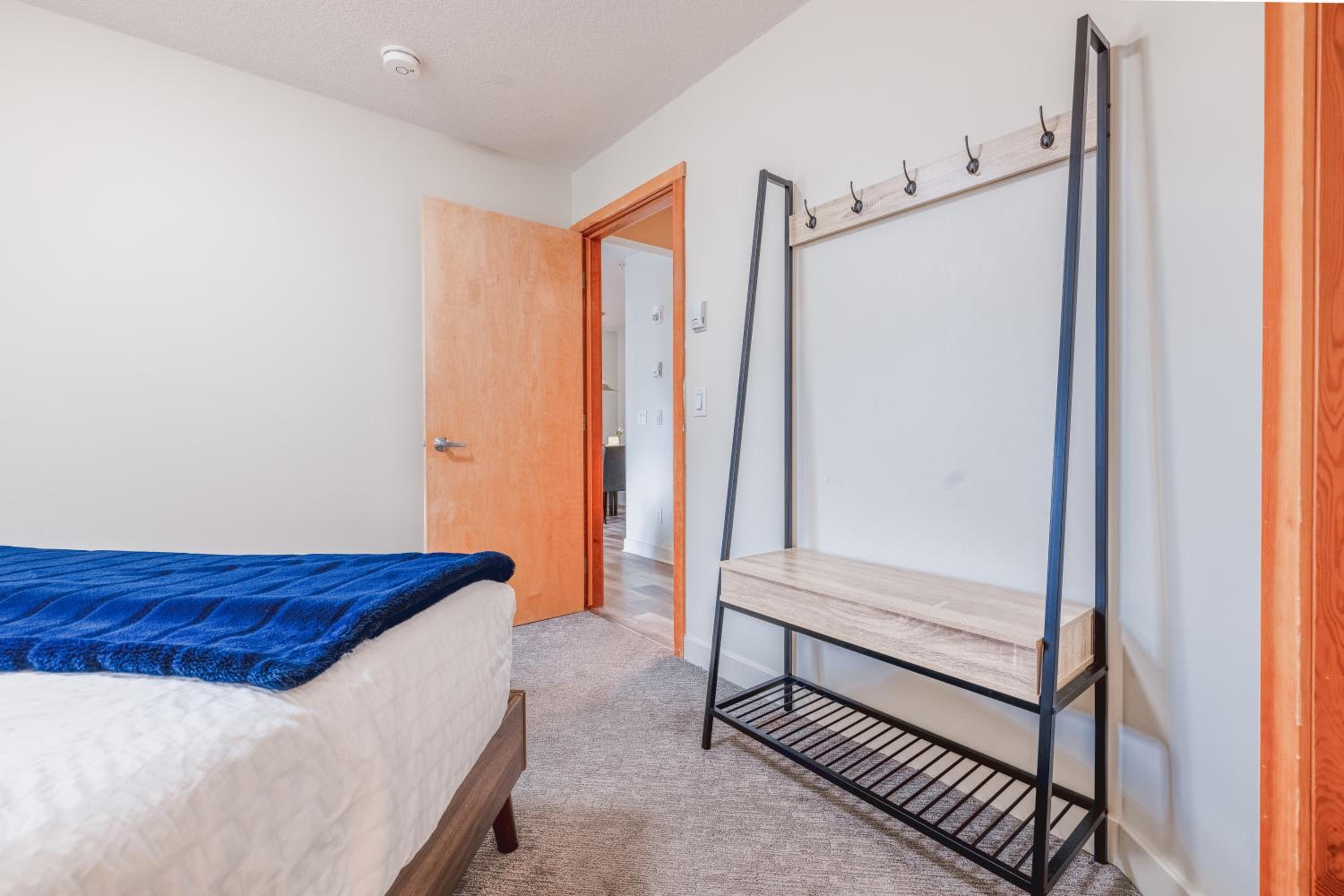 Canmore Mountain Views -3Beds-Ski Stay Deals