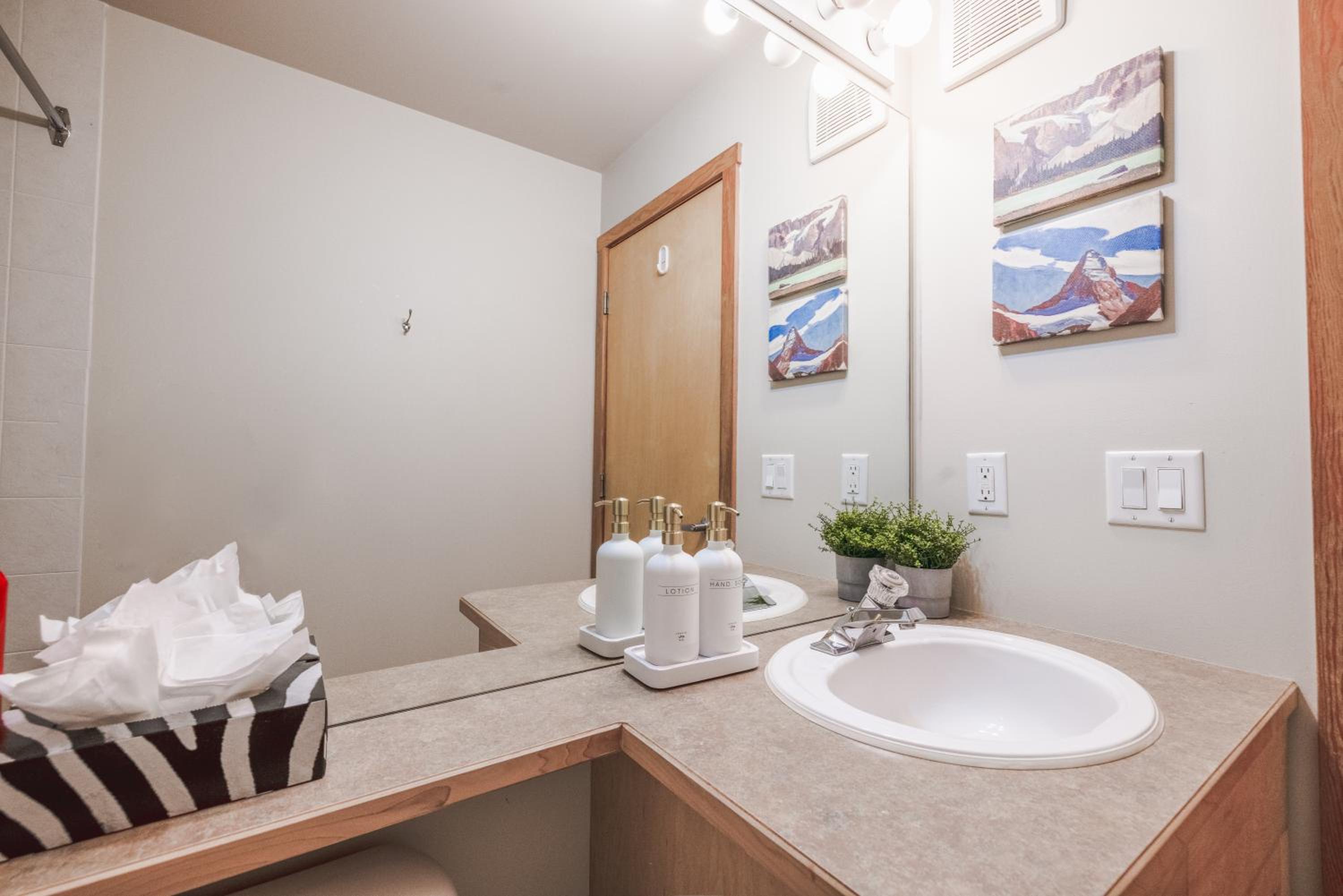 Canmore Mountain Views -3Beds-Ski Stay Deals