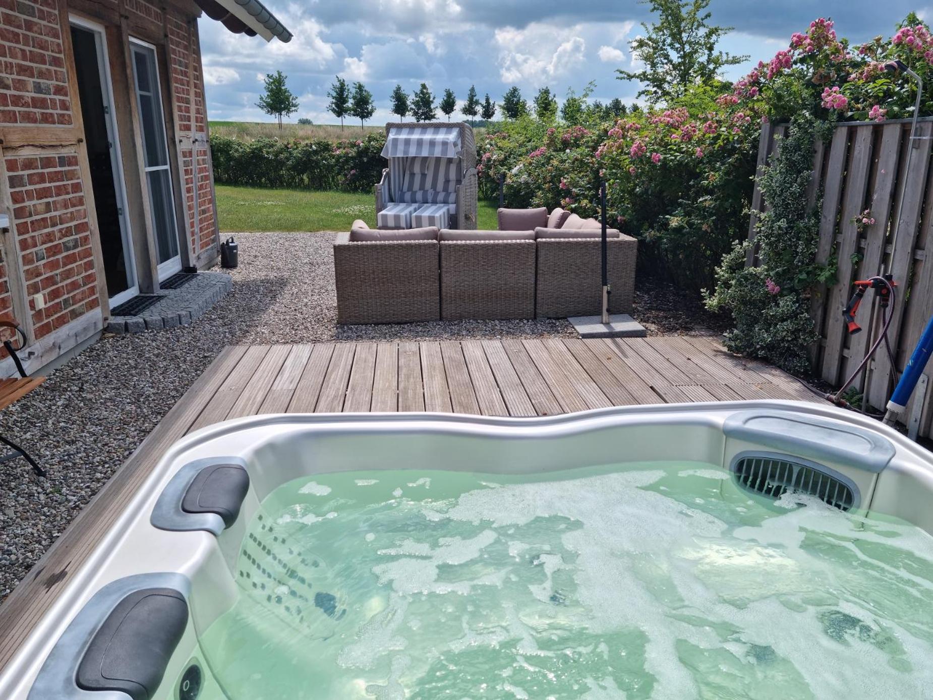 Ostsee-Wellnesslandhaus mit Sauna, Jacuzzi, Innenwhirlpool