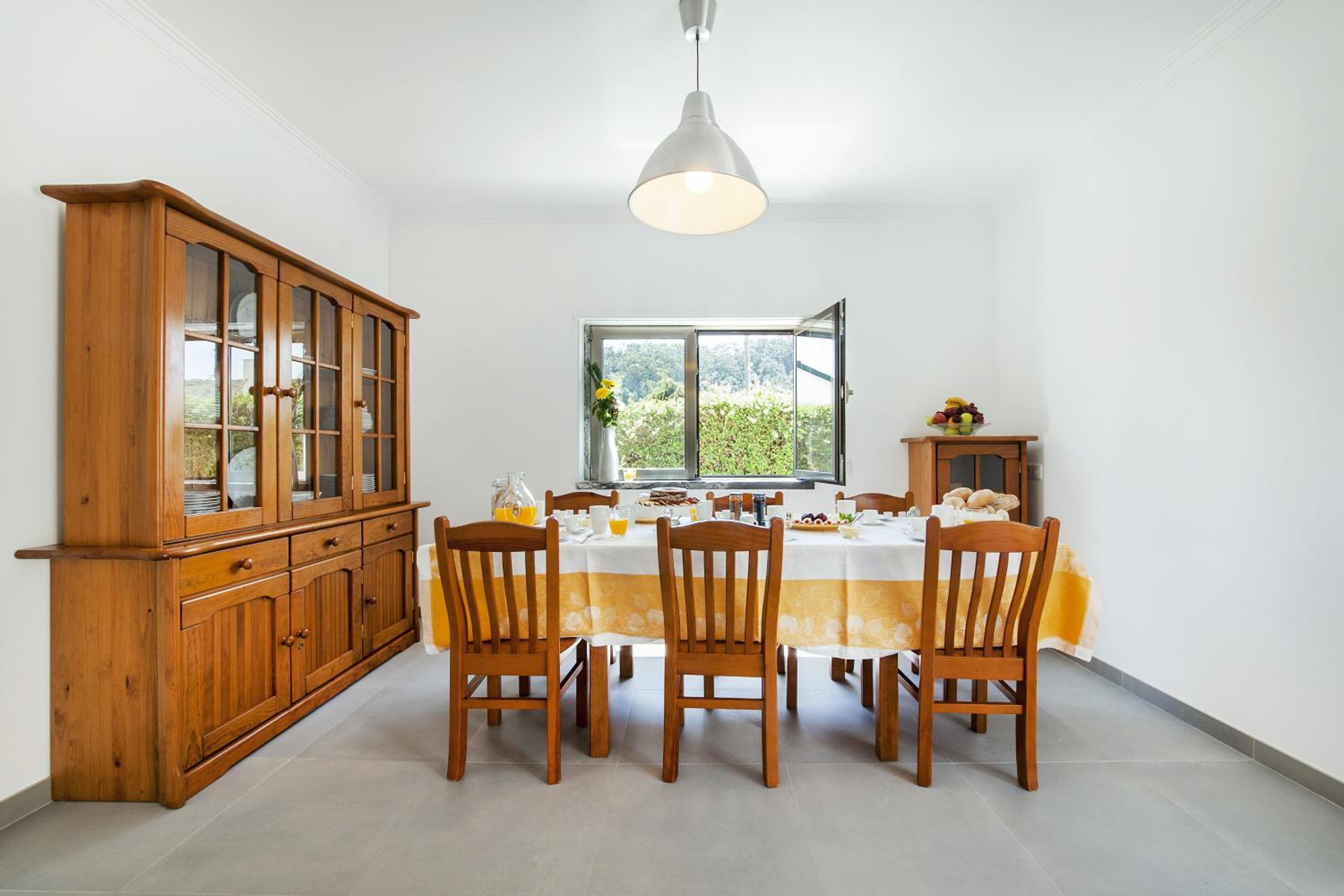 Beachouse - Surf, Bed & Breakfast