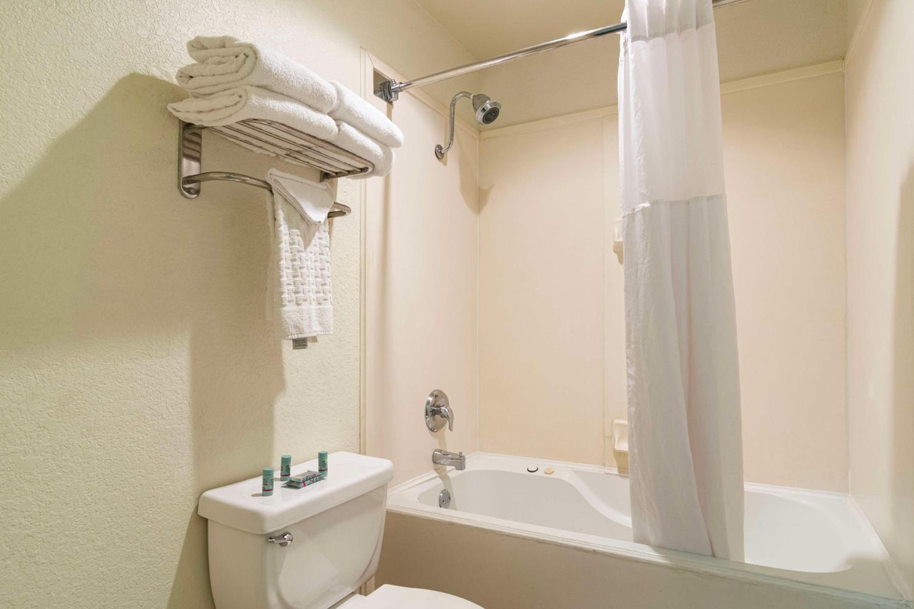 Best Western Windsor Suites