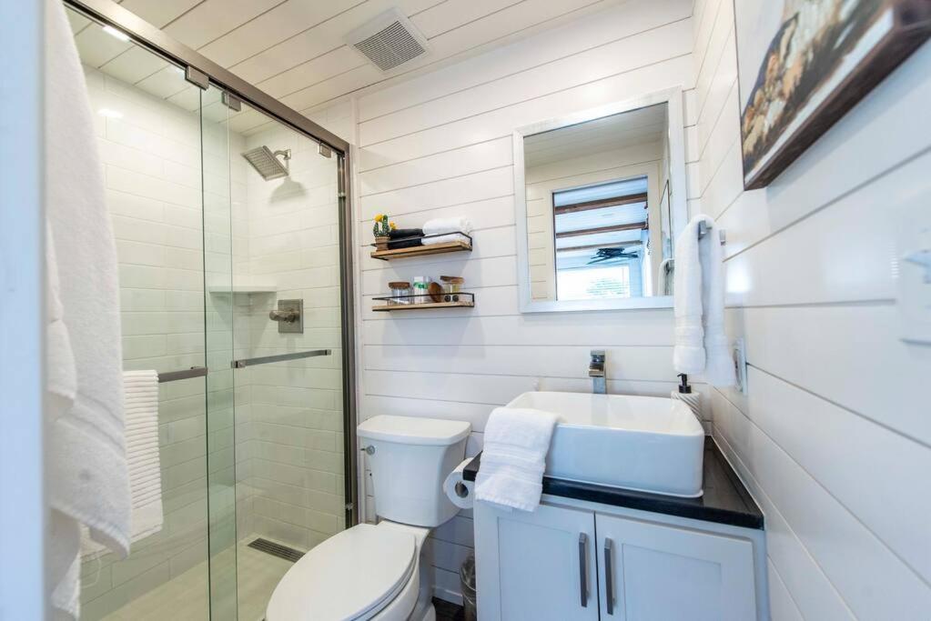 New The Wild West Cozy Container Home view 4