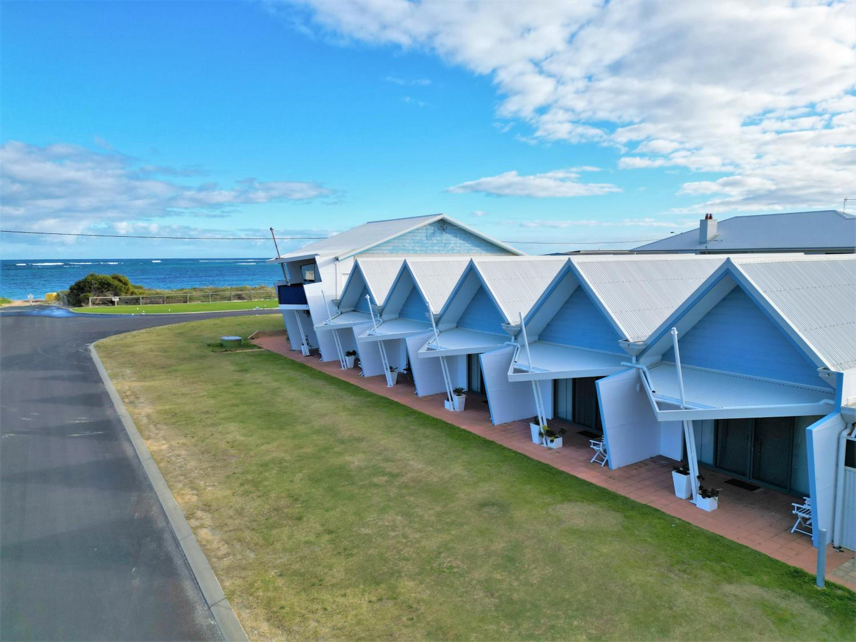 Windsurfer Beach Chalet 3