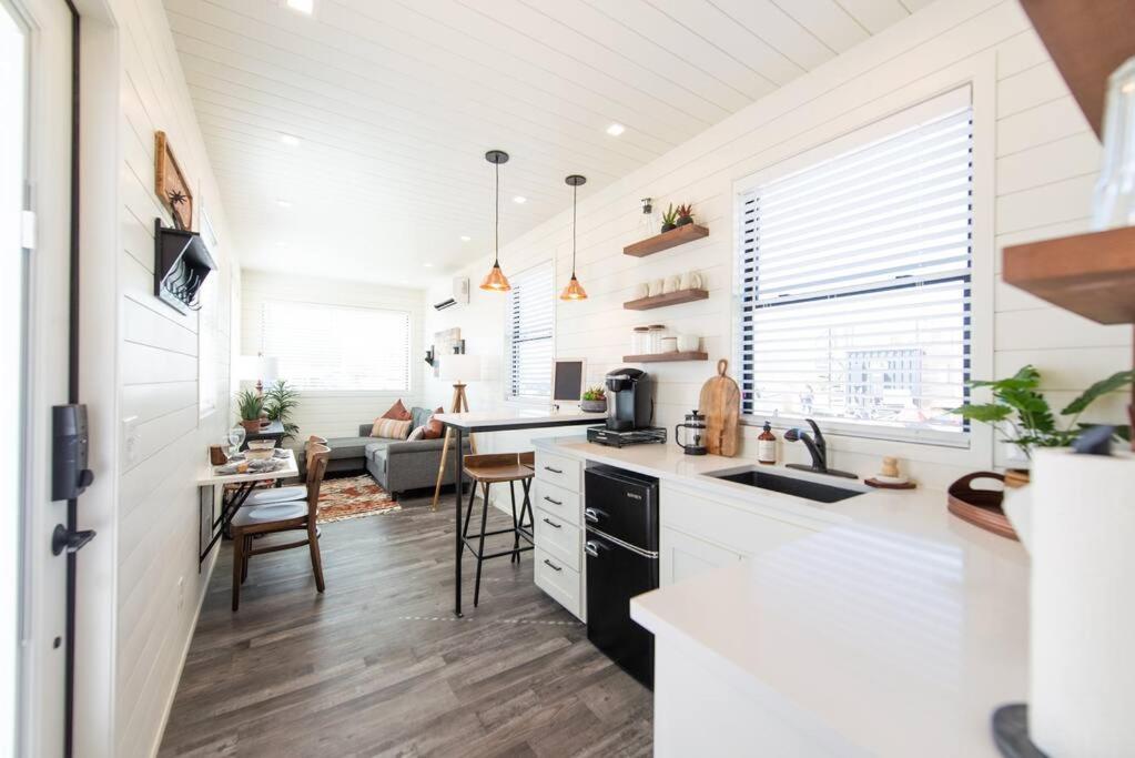 The Longhorn Stunning Container Home-In Alpine view 2