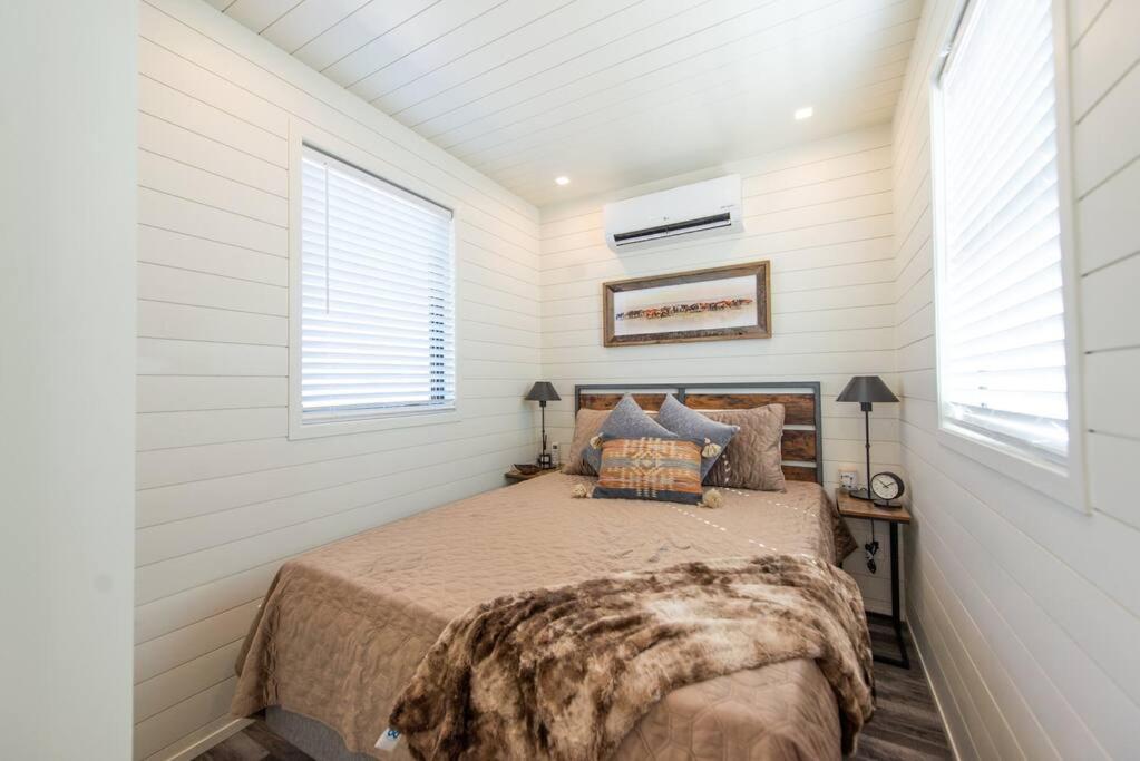The Longhorn Stunning Container Home-In Alpine view 5