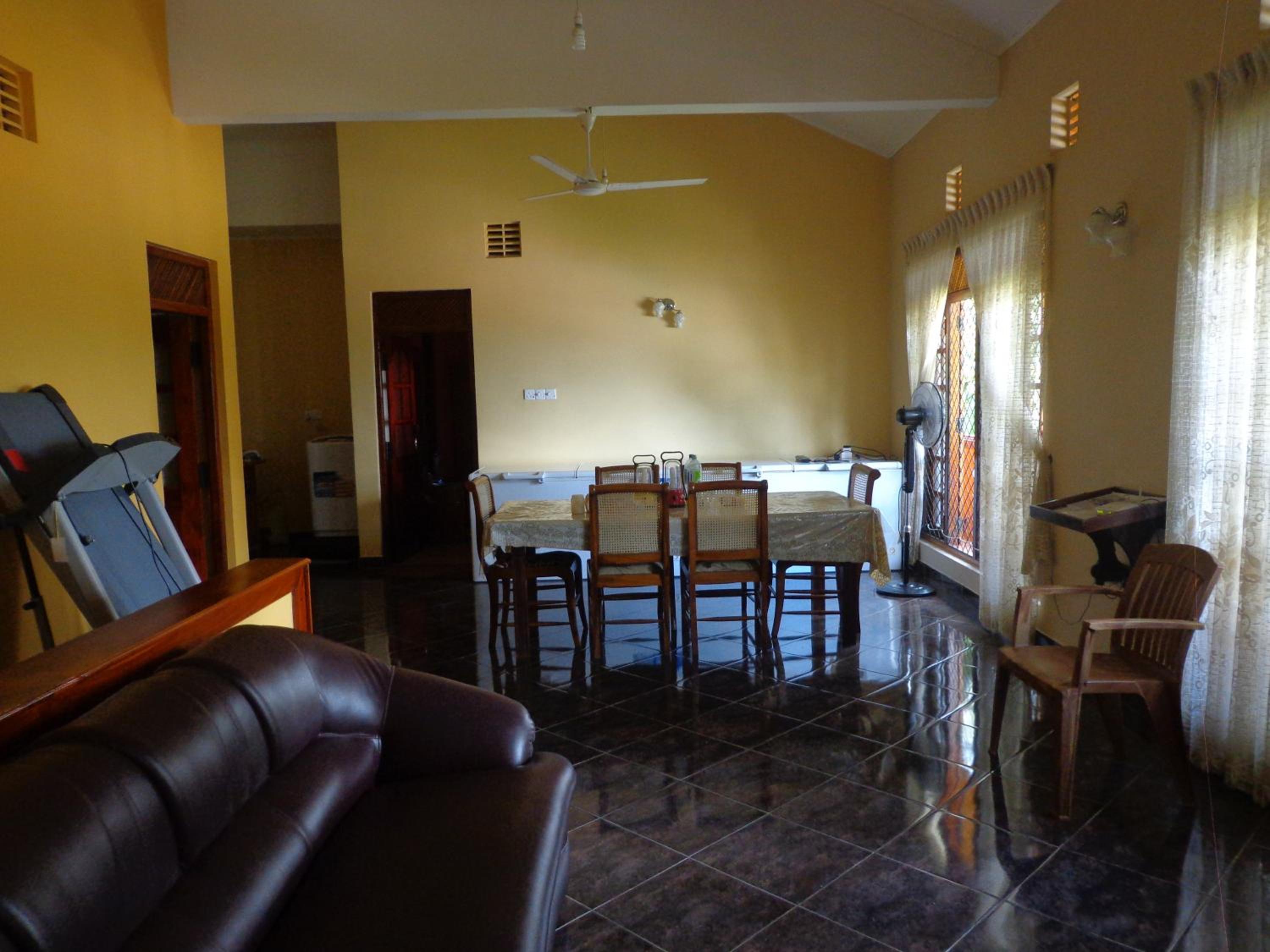 Anura Guest Inn