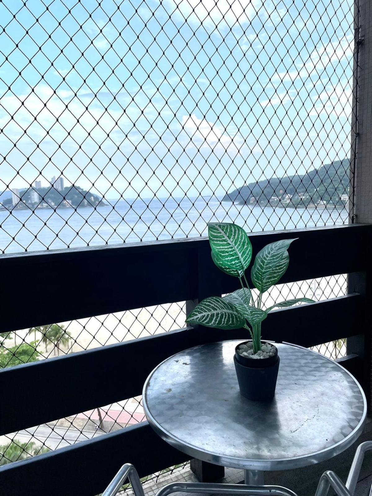 Apartamento com vista ao mar e varanda