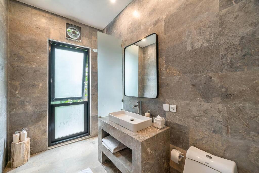 Cemagi Beachside Sultana: 5BR Luxury Villa Canggu view 3