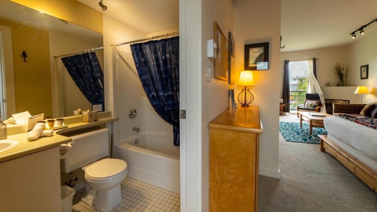 Tofino Vacations - Island Village Properties at Fred Tibbs - Property Image 2