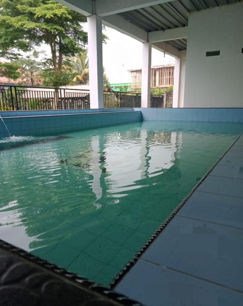 Kampung Istal Villa Pamijahan