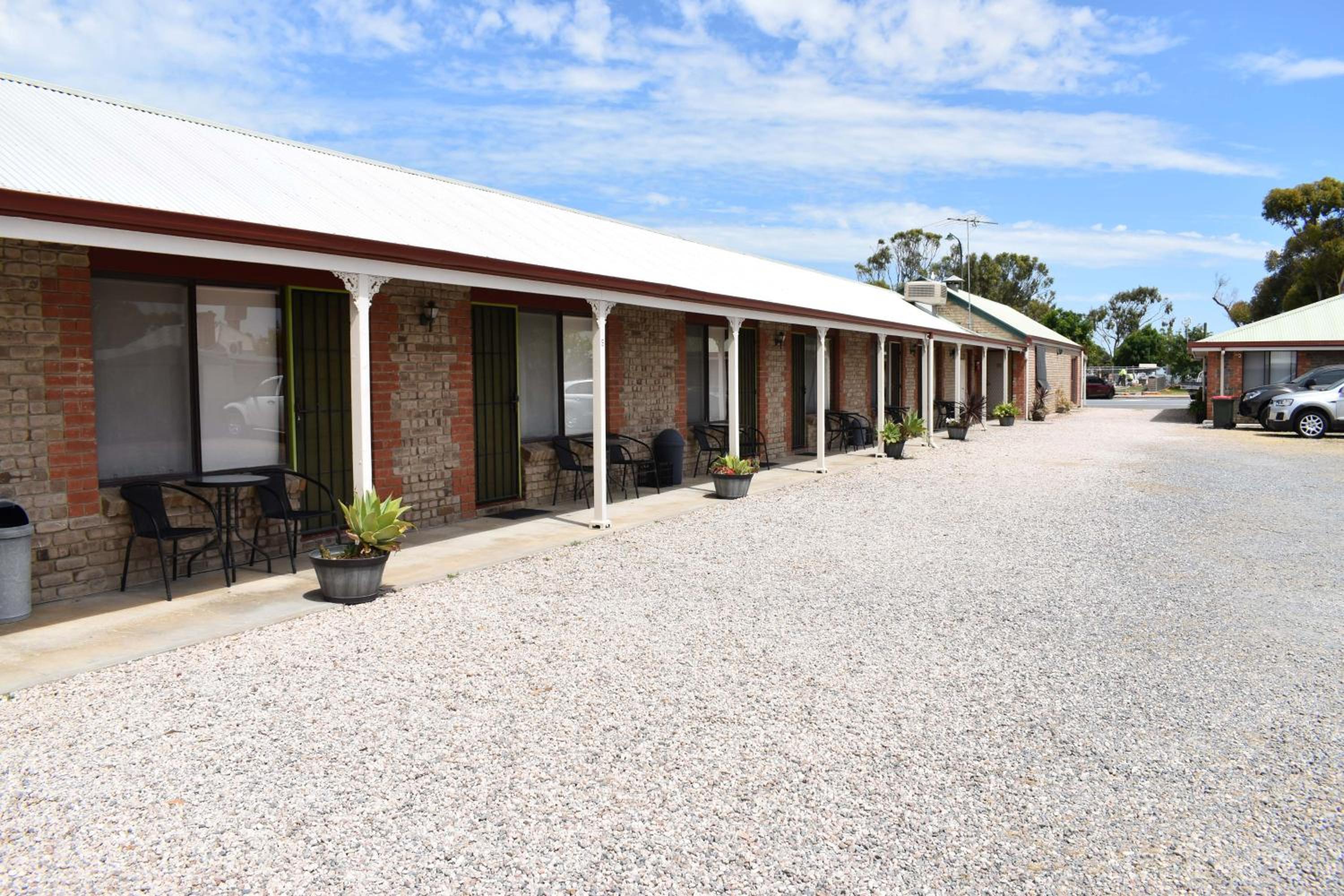 Lake Albert Motel view 4