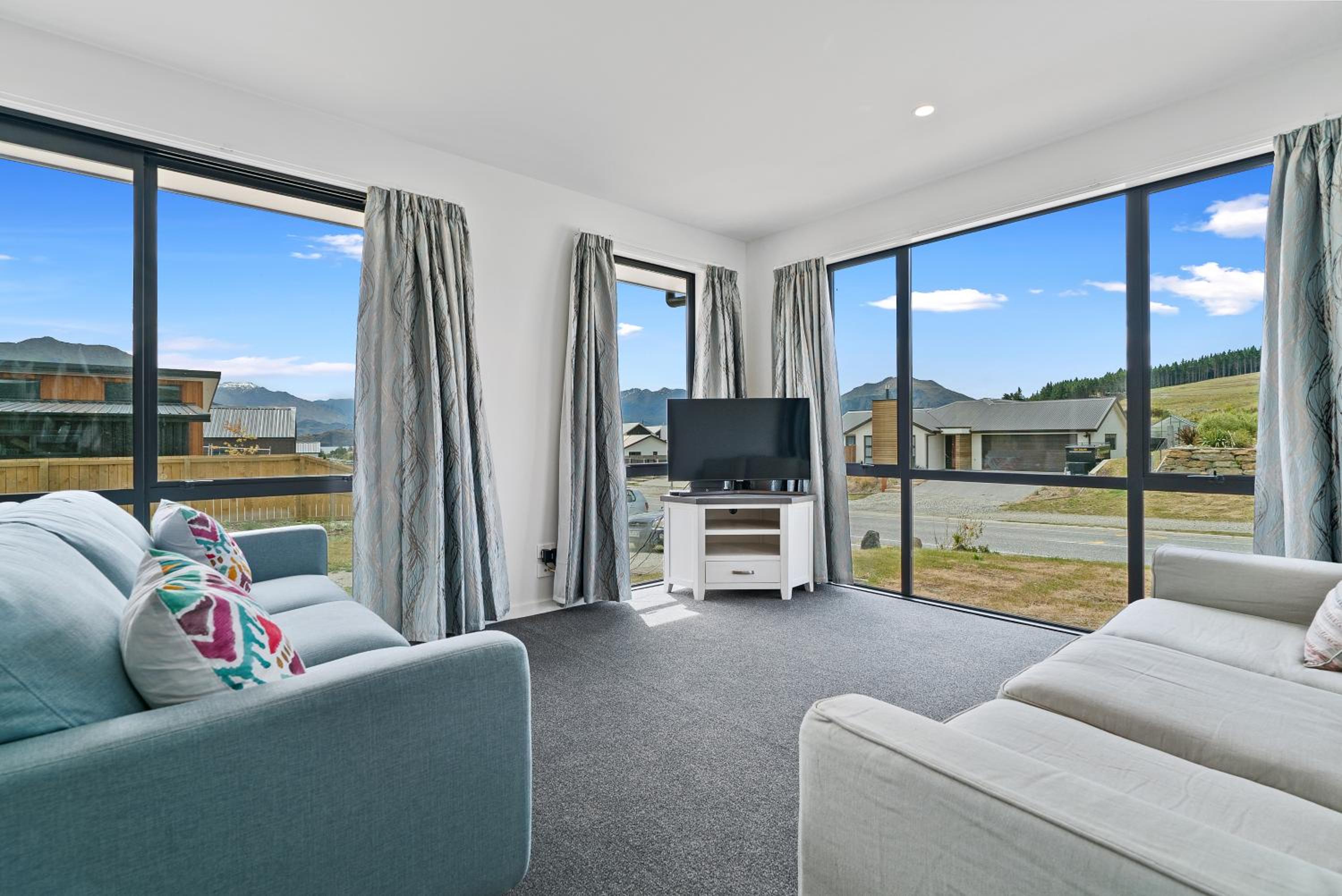 Aubrey Views - Wanaka Holiday Home view 3