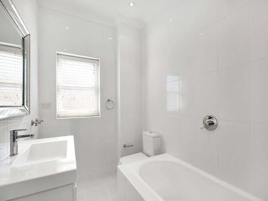 Stylish & Sunlit Bellevue Hill
