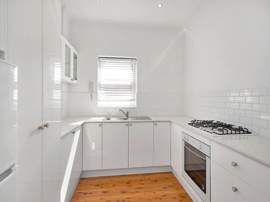 Stylish & Sunlit Bellevue Hill