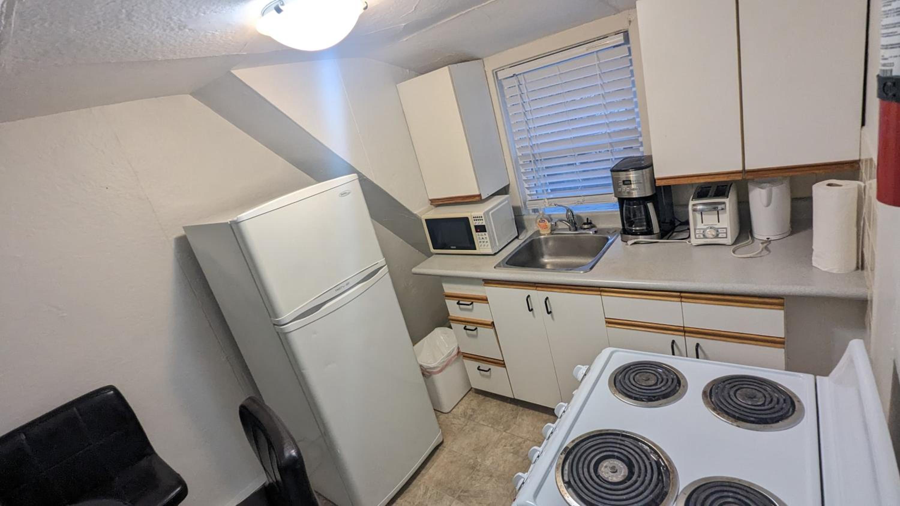 Cozy downtown one bedroom free parking