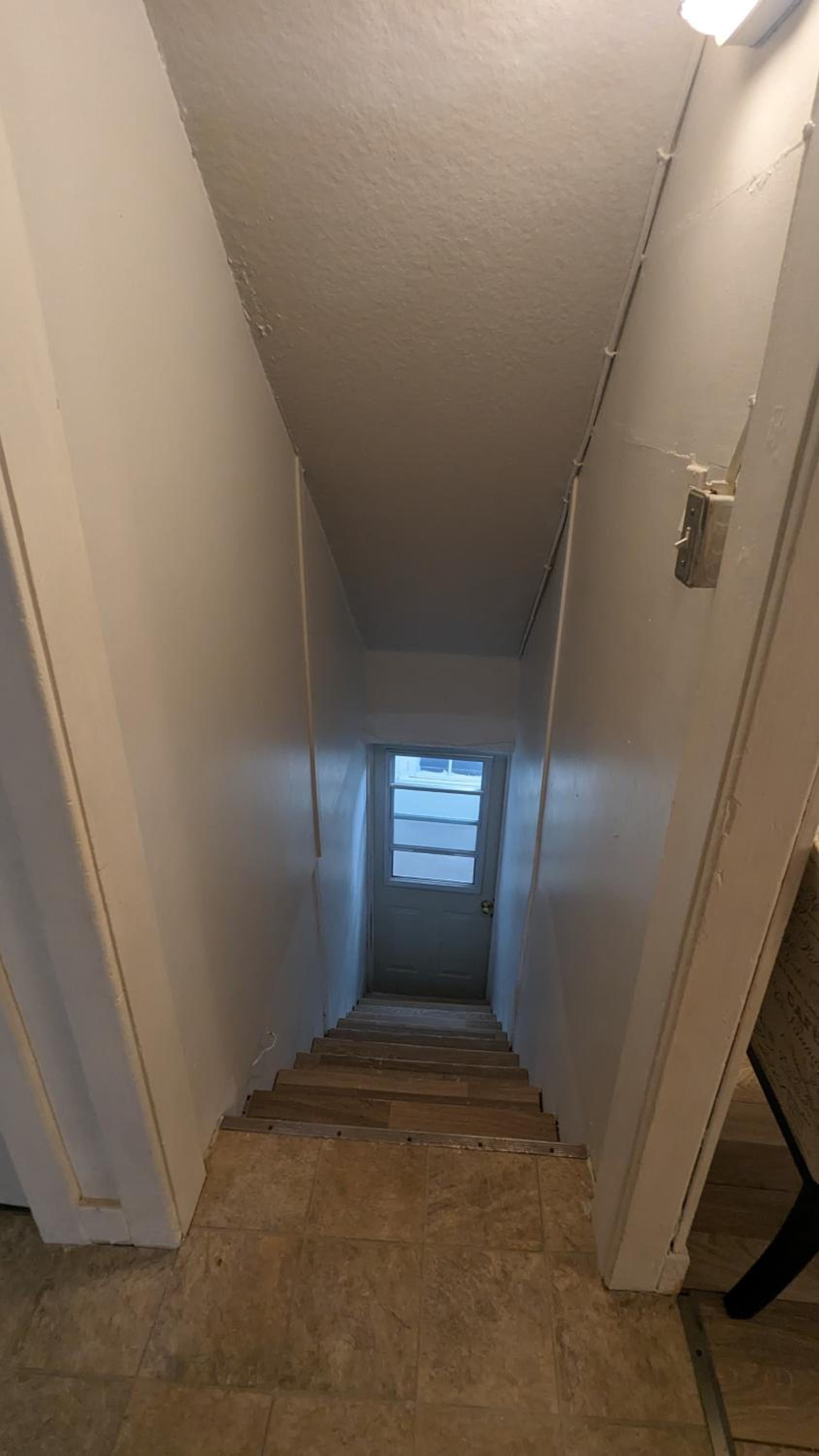 Cozy downtown one bedroom free parking