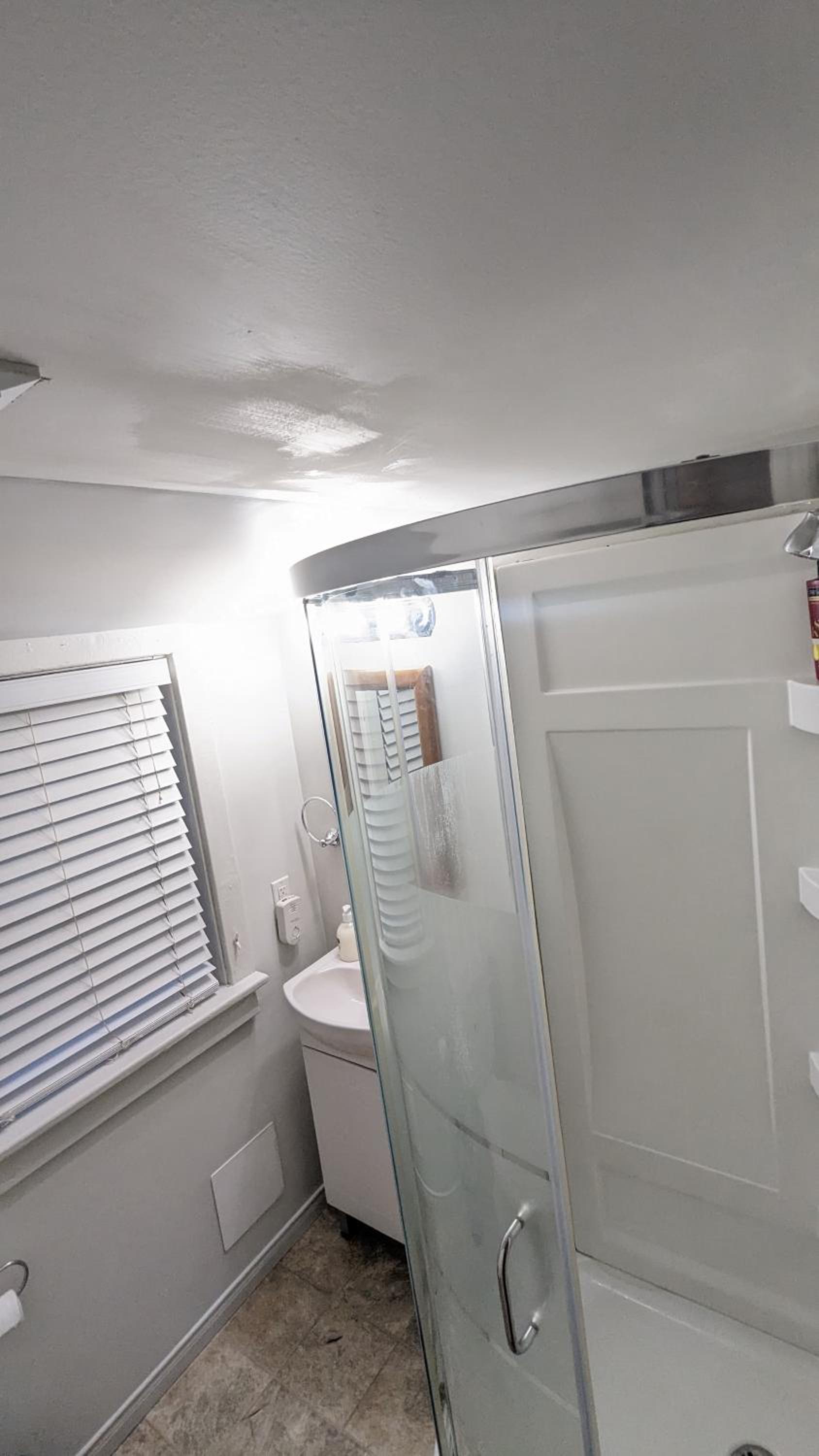 Cozy downtown one bedroom free parking
