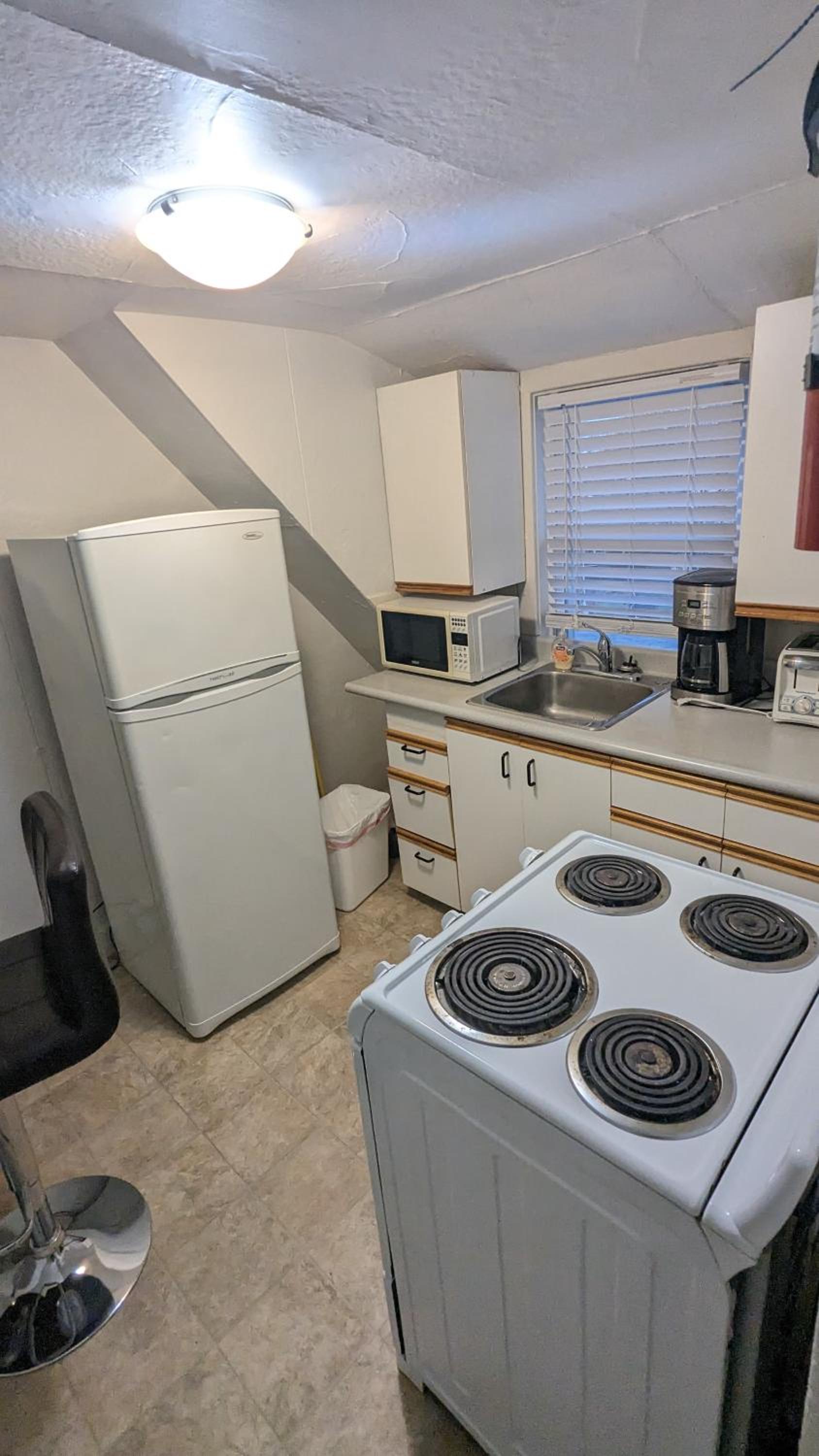 Cozy downtown one bedroom free parking