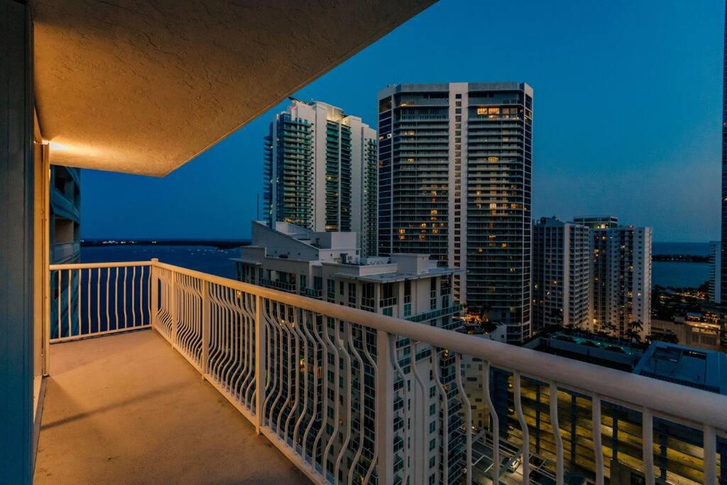 Upscale Brickell 2 bedroom with water views and free parking