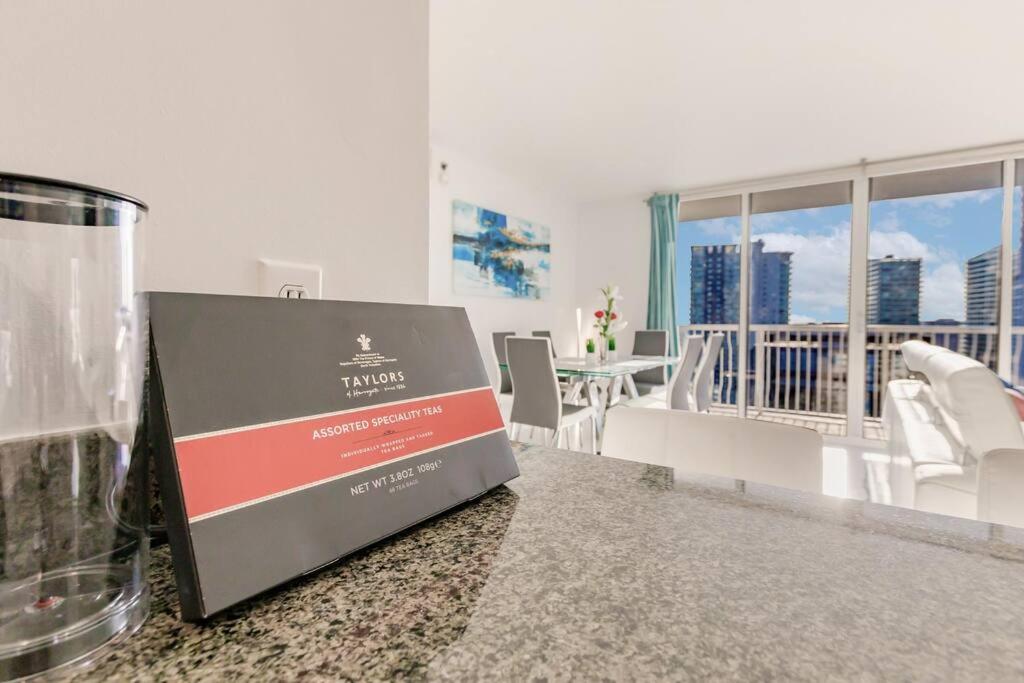 Upscale Brickell 2 bedroom with water views and free parking