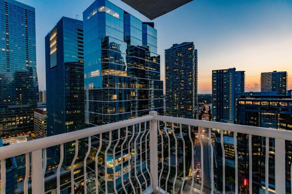 Upscale Brickell 2 bedroom with water views and free parking