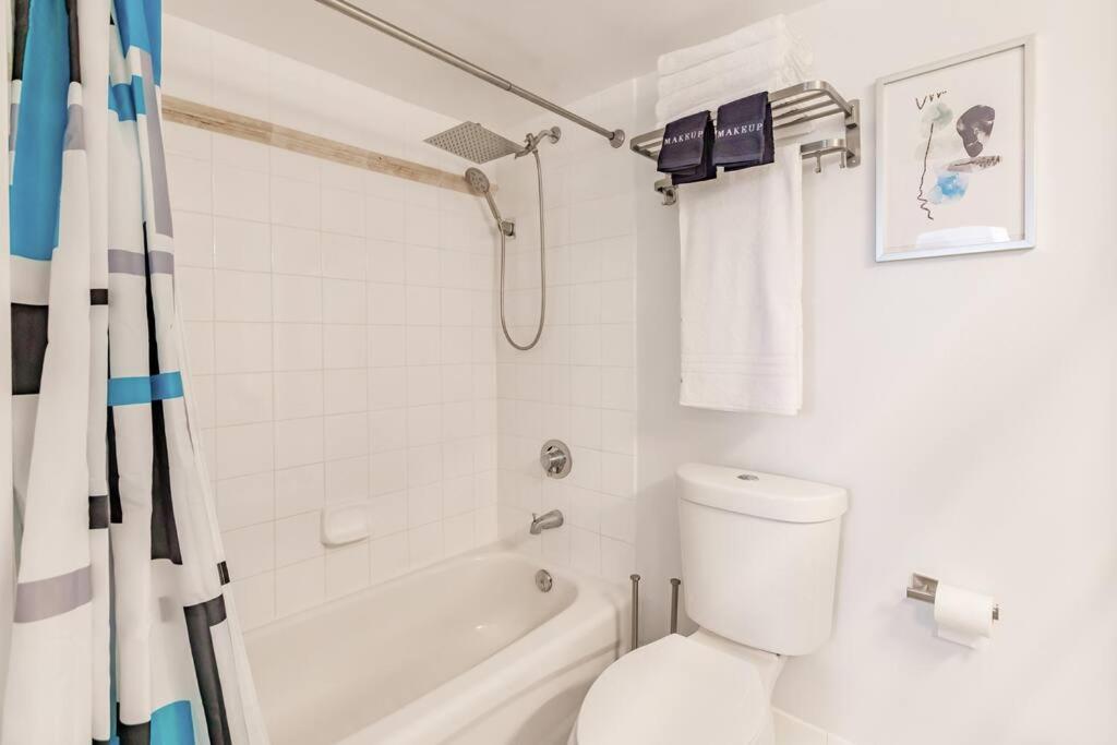 Upscale Brickell 2 bedroom with water views and free parking