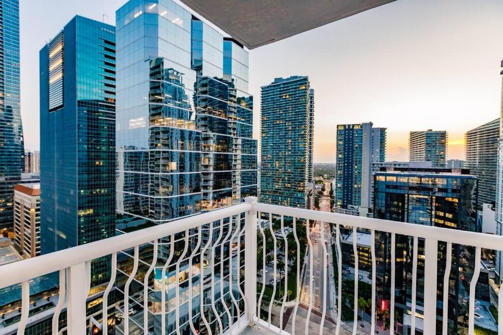 Upscale Brickell 2 bedroom with water views and free parking