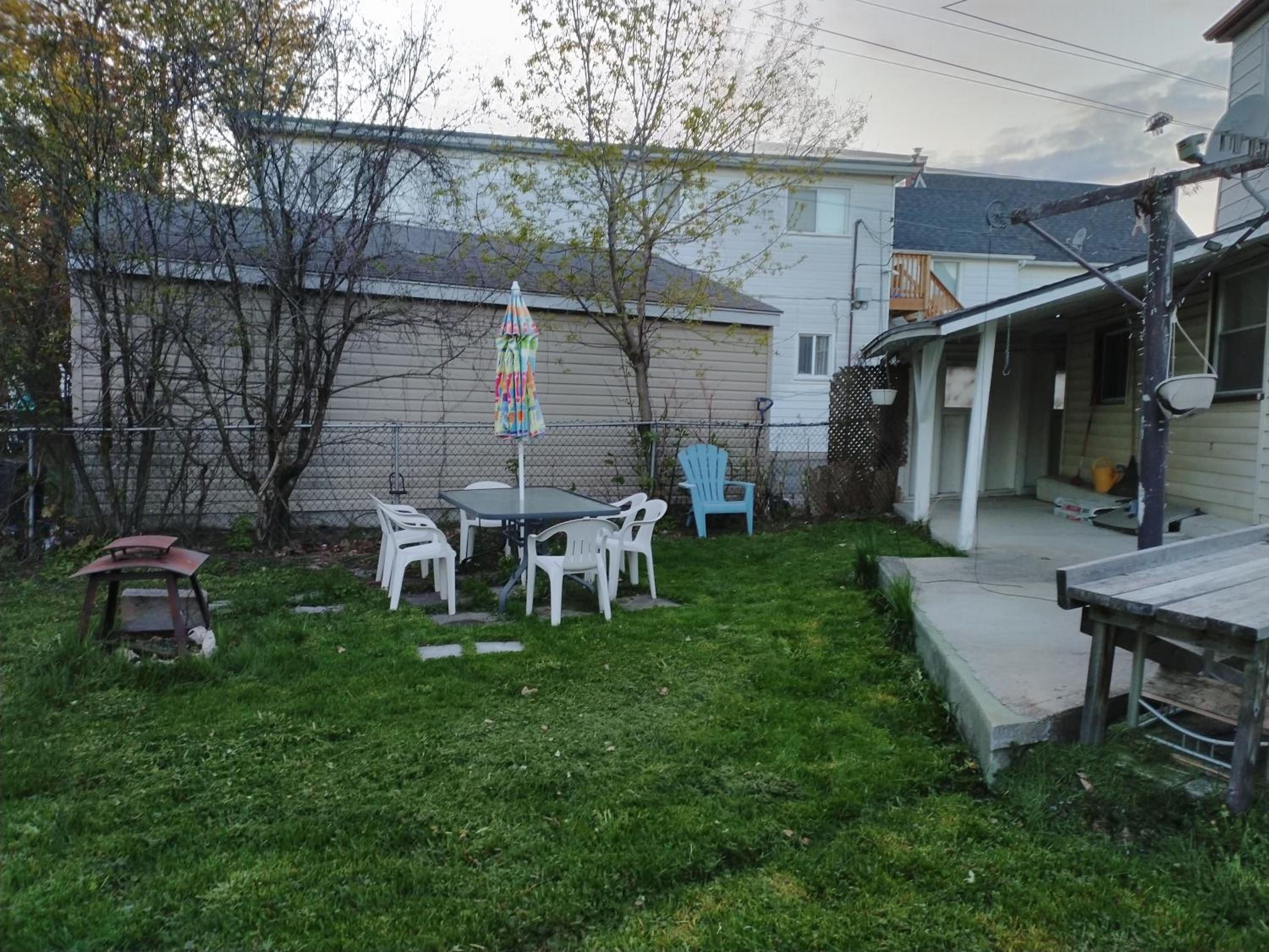 Cozy downtown one bedroom free parking