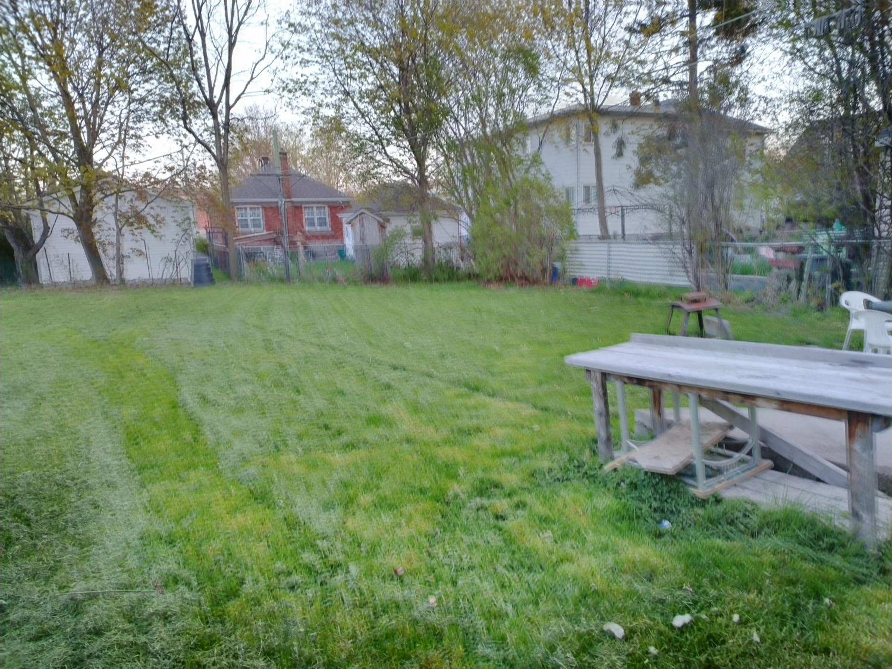 Cozy downtown one bedroom free parking