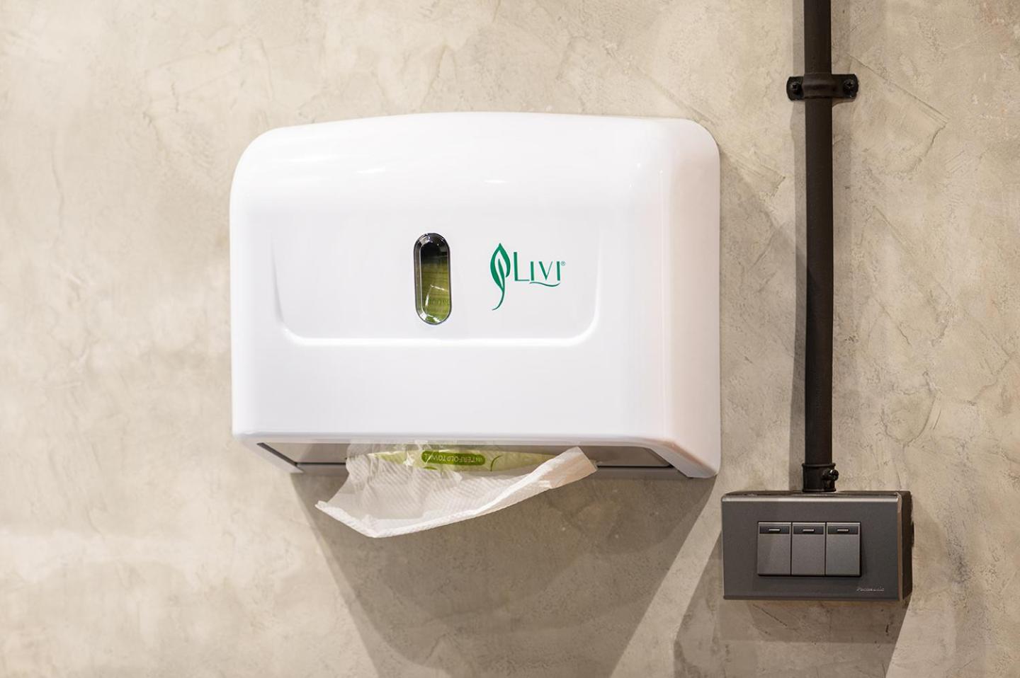 Siam Subway Hostel and Café