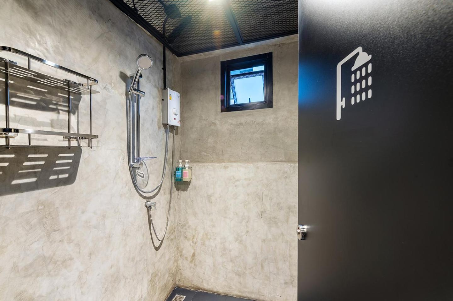Siam Subway Hostel and Café