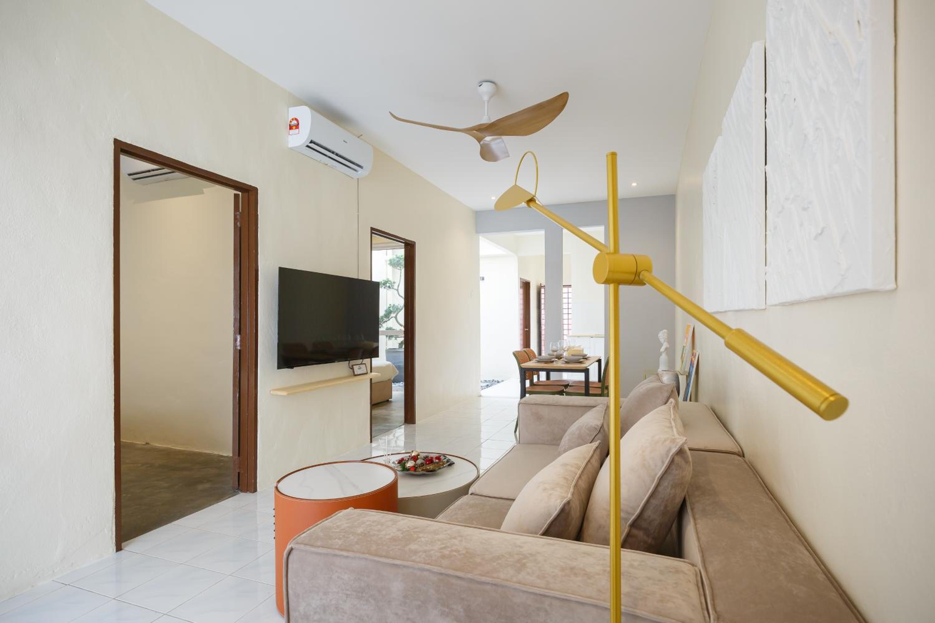 Cozy 2-Bedroom Landed House Near Icon City, Bukit Mertajam photo 8